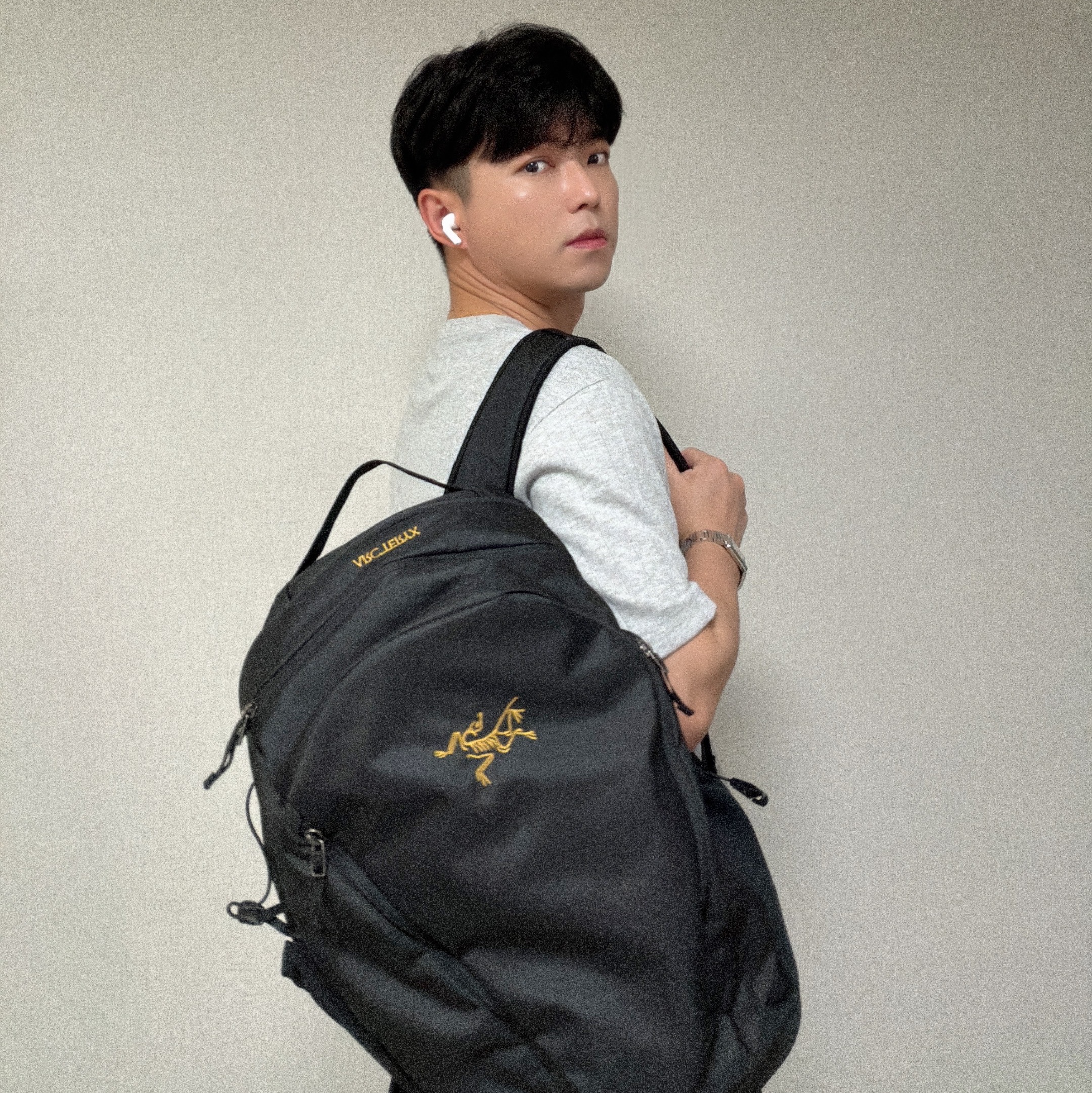 Arc'teryx Mantis 26 Backpack Black 착용 스타일 - 1