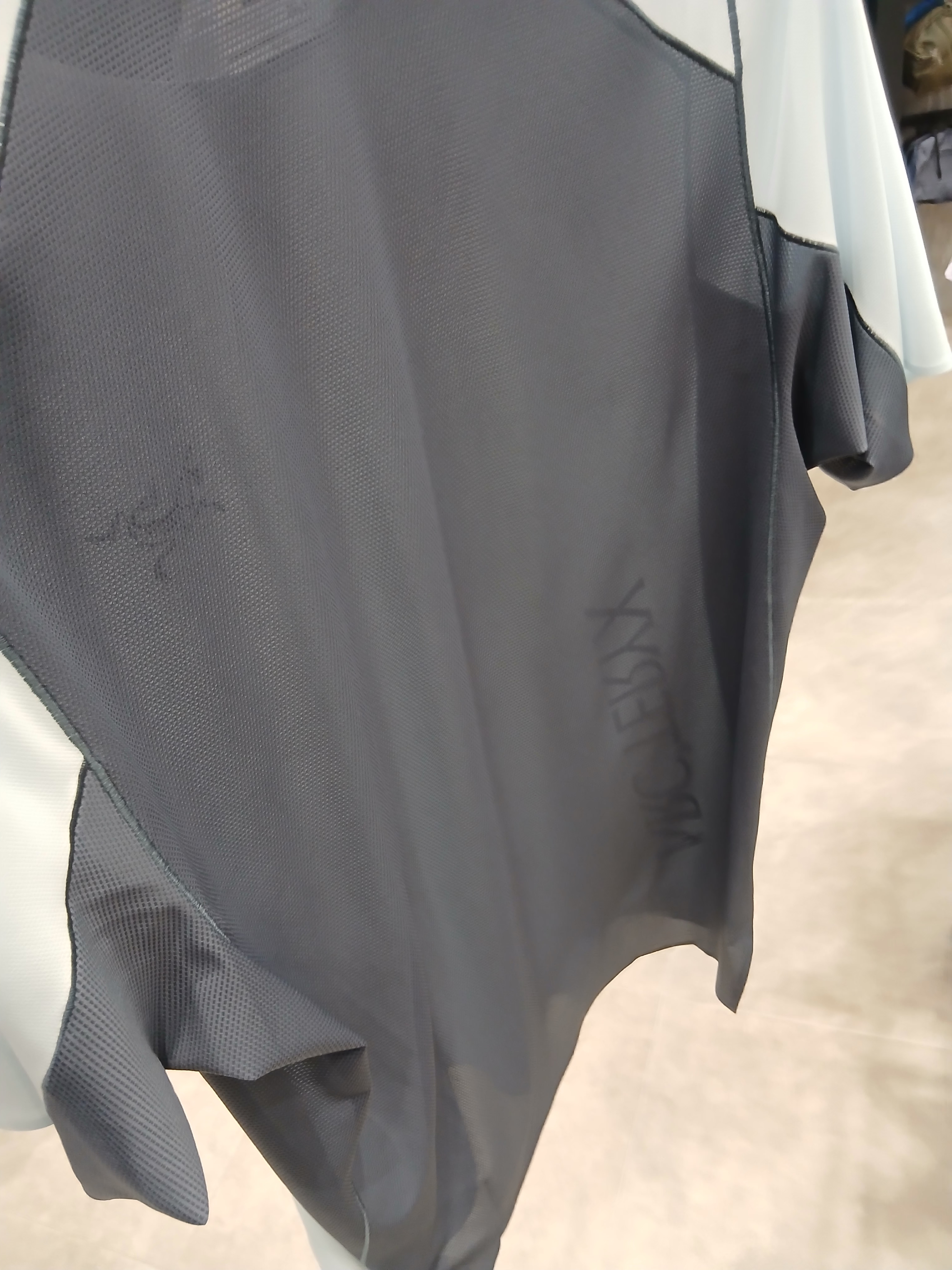 Arc'teryx Sylan 2 Mantis Mantis, Arc'teryx Norvan Mesh 5 Panel Cap Black Arctic Silk 착용 스타일 - 3