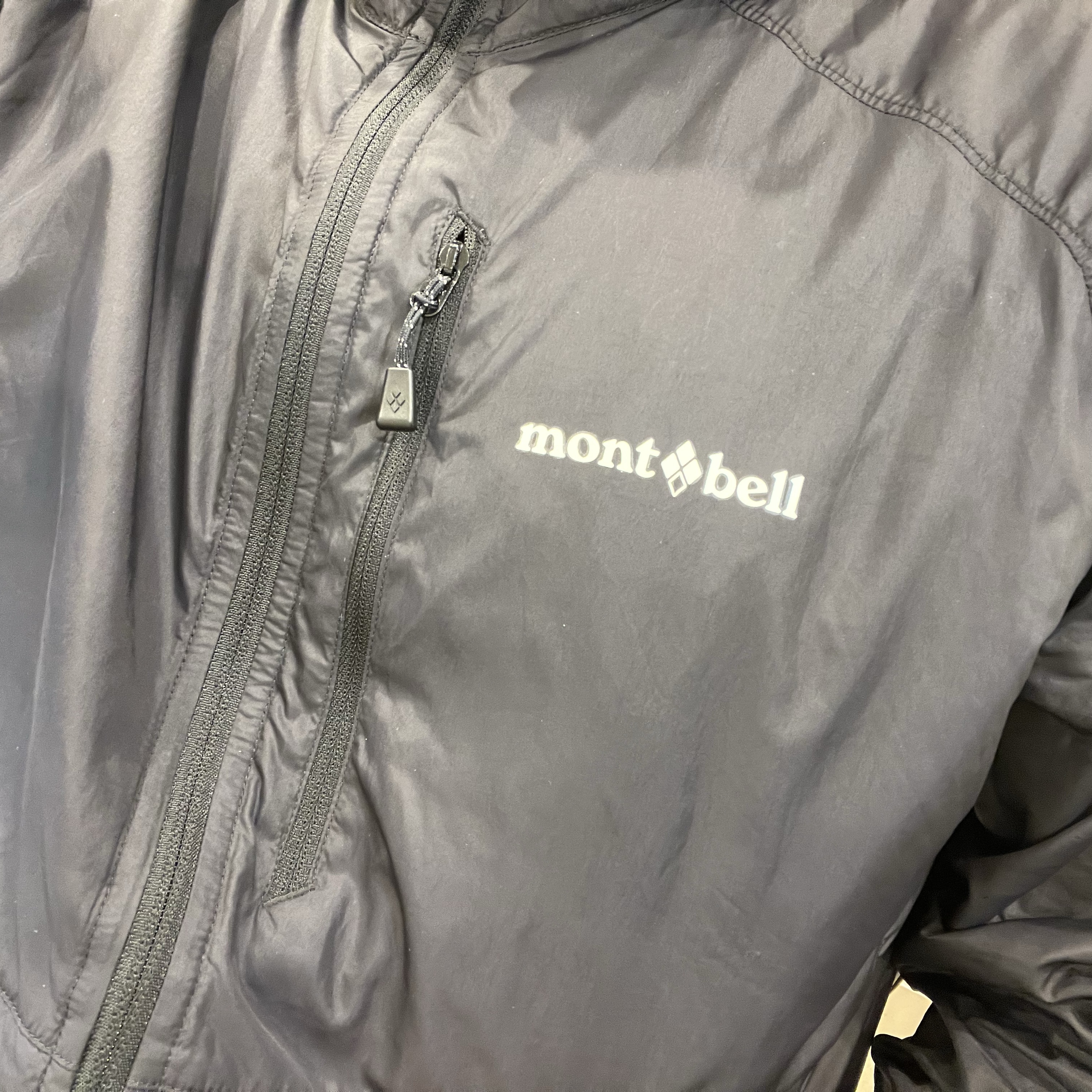 Montbell Wind Blast Hooded Jacket Black 착용 스타일