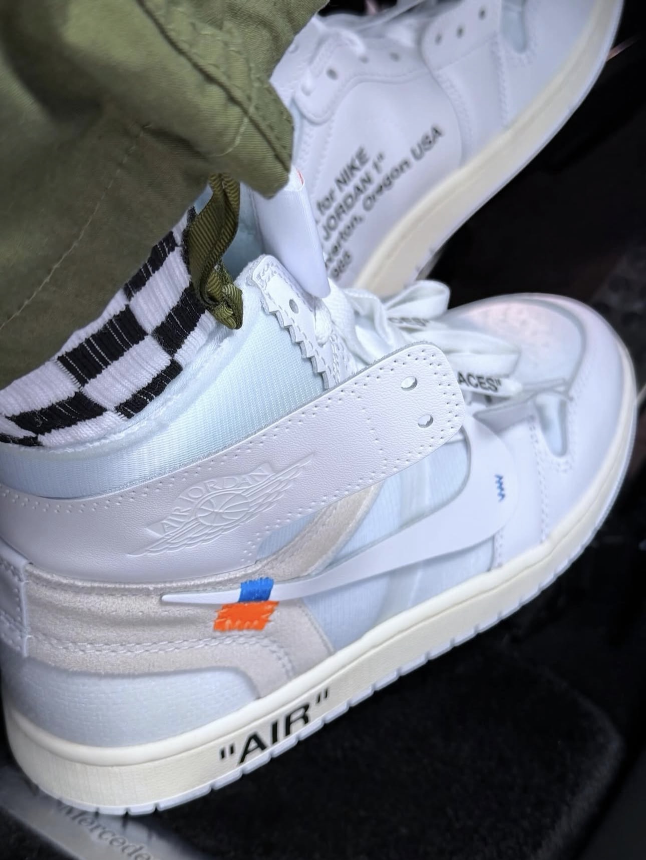 Jordan 1 x Virgil Abloh Archive Retro High Alaska White 착용 스타일 - 3
