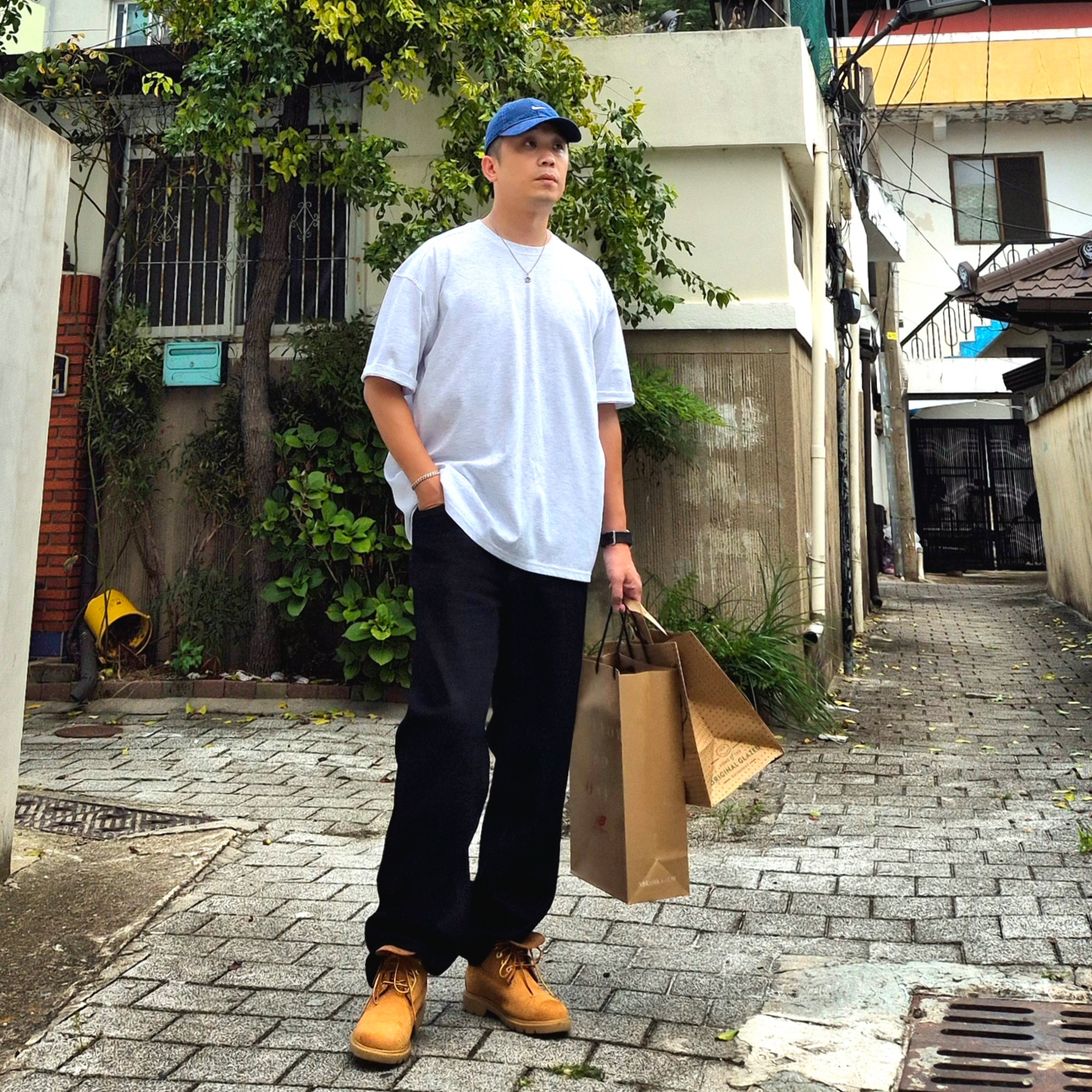 Timberland Premium 6 inch Waterproof Boot Wheat Nubuck - Wide, Uniqlo x JW Anderson Straight Jean Blue - KR 착용 스타일 - 1