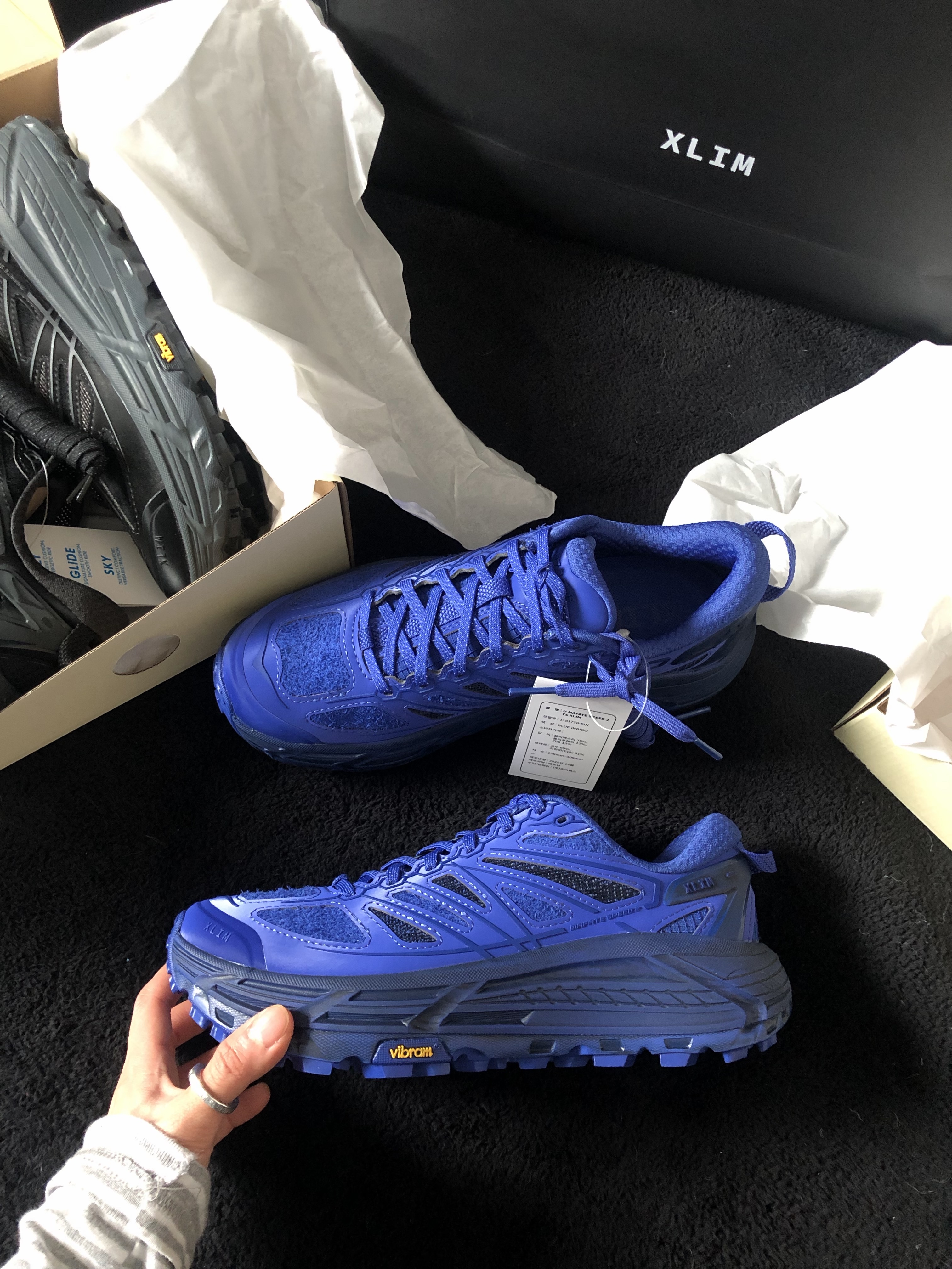 Hoka x Xlim Mafate Speed 2 TS Cobalt Blue, Hoka x Xlim Mafate Speed 2 TS Black Charcoal 착용 스타일 - 4