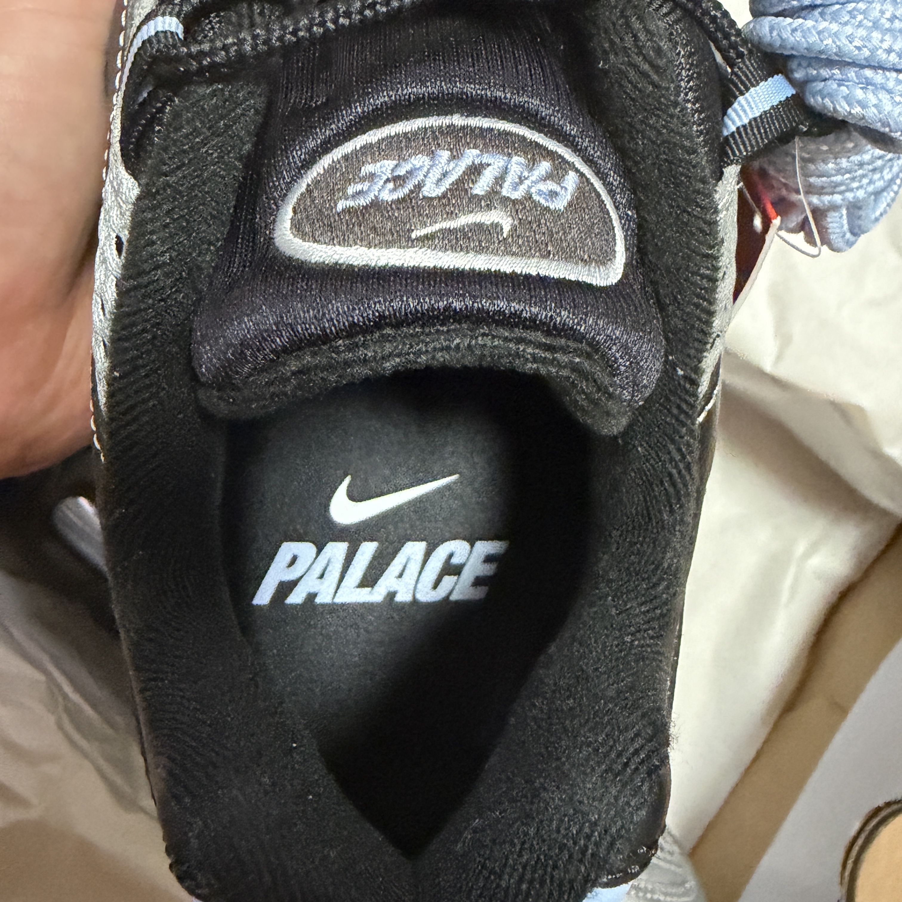 Nike x Palace Air Max 95 Metallic Silver Aluminum 착용 스타일 - 5