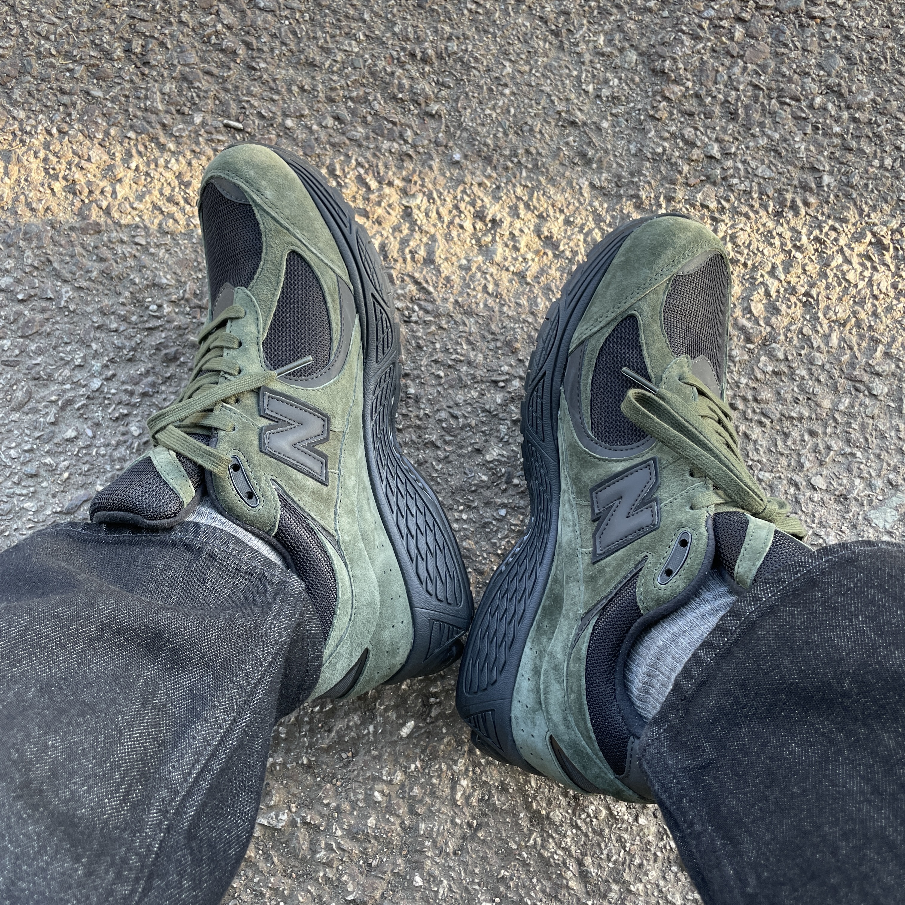 New Balance x JJJJound 2002R Gore-Tex Pine 착용 스타일