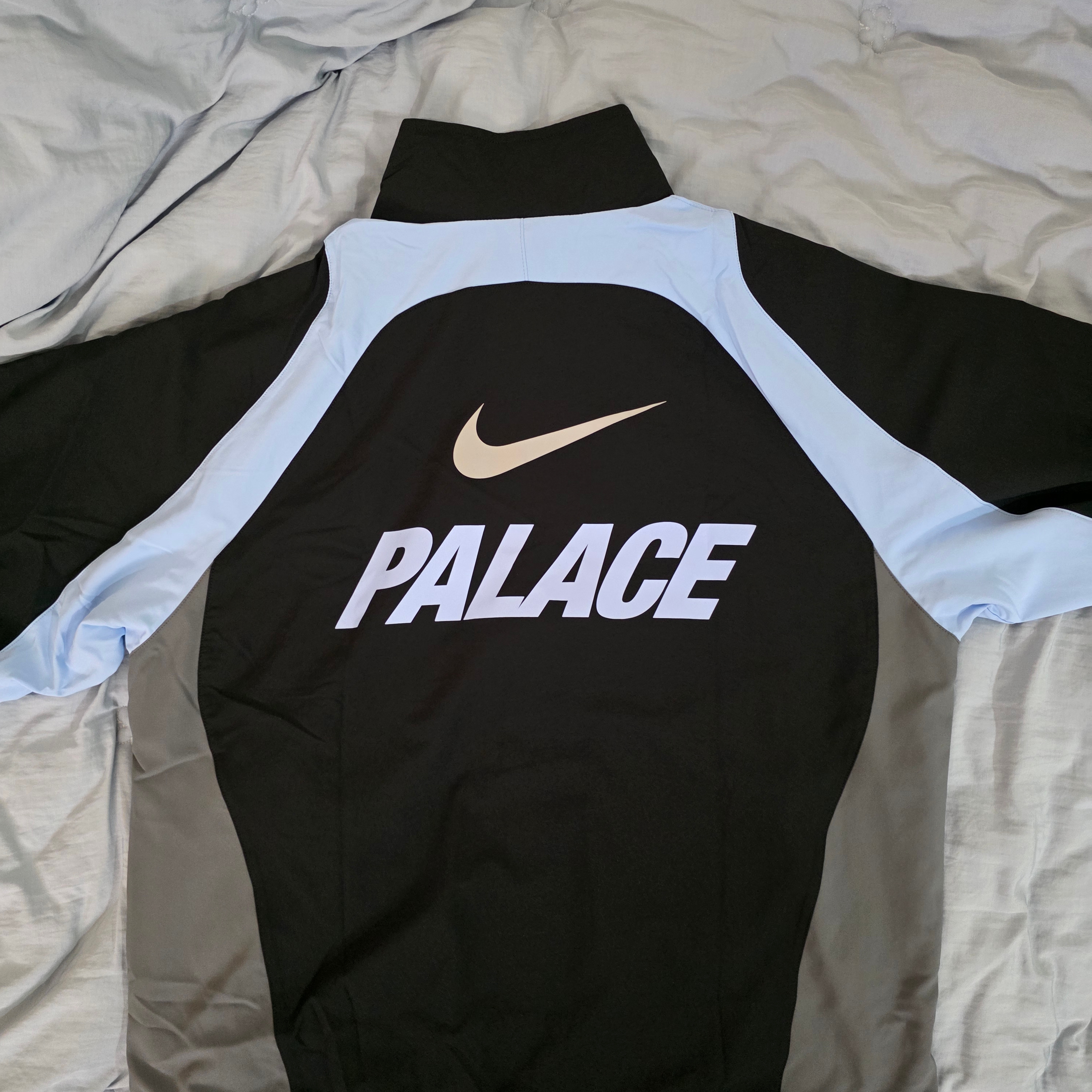 Palace x Nike Track Jacket Black - 26SS, Supreme Hanes Tagless T-Shirt White (3 Pack) 착용 스타일 - 3