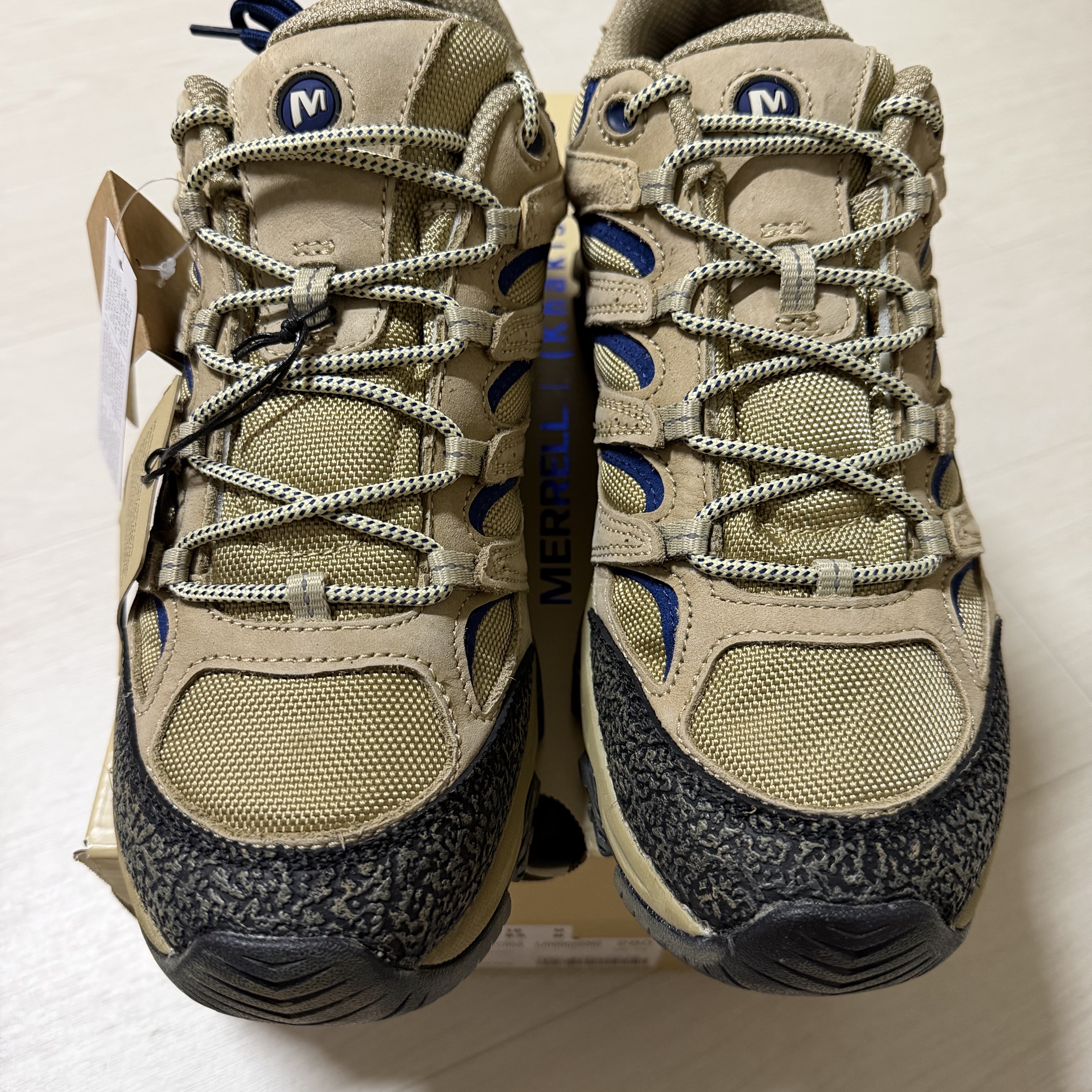 Merrell x Khakis Moab 3 Khaki 착용 스타일 - 1