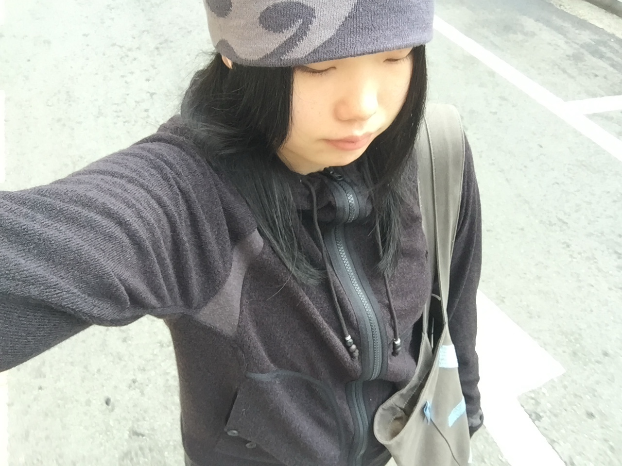 Sansan Gear Logo Beanie Charcoal, Sansan Gear Kapas Knit Zip-Up Black 착용 스타일