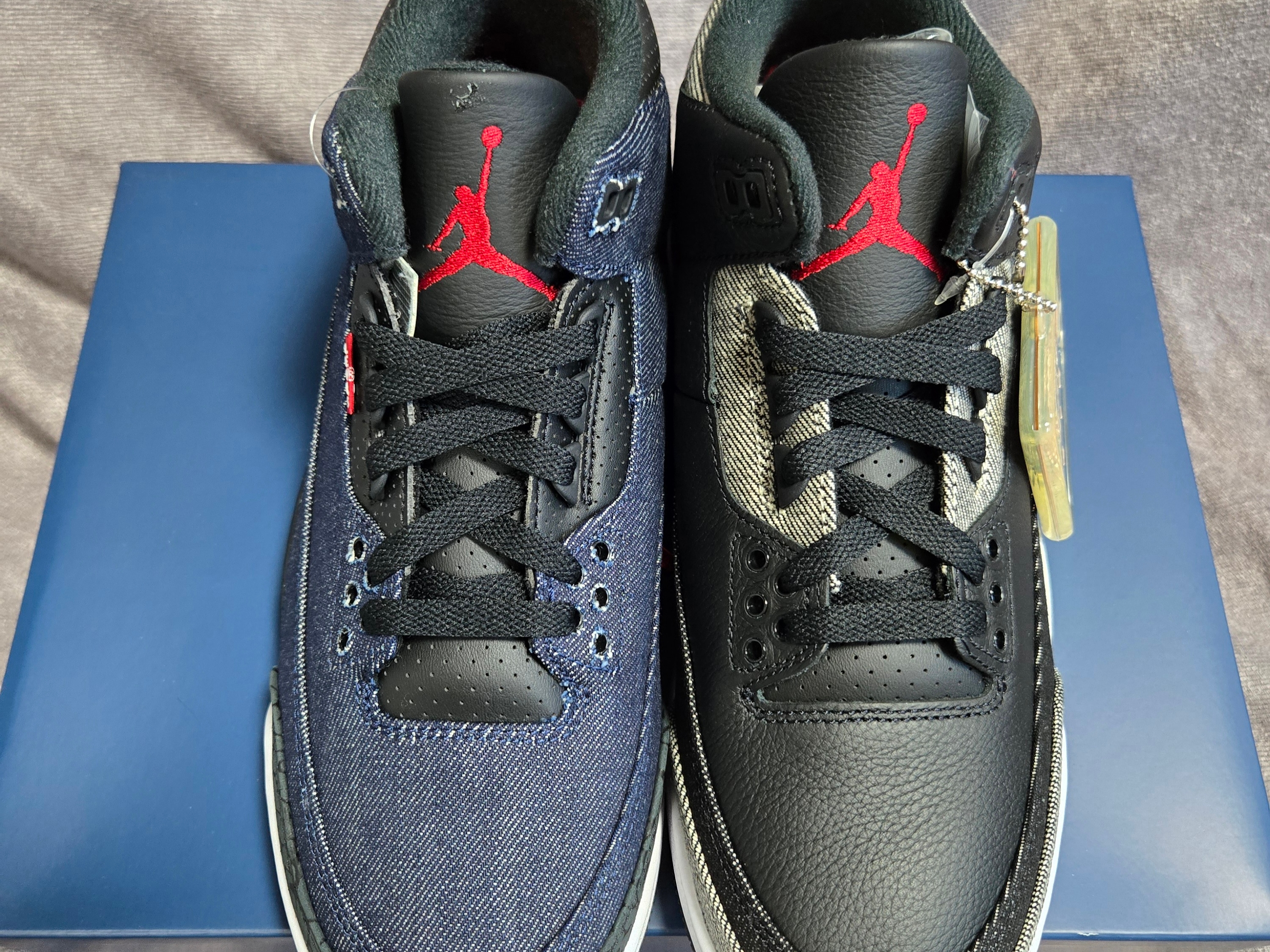 Jordan 3 x Levi’s Black and White, Jordan 3 x Levi’s Indigo and Gym Red 착용 스타일 - 4