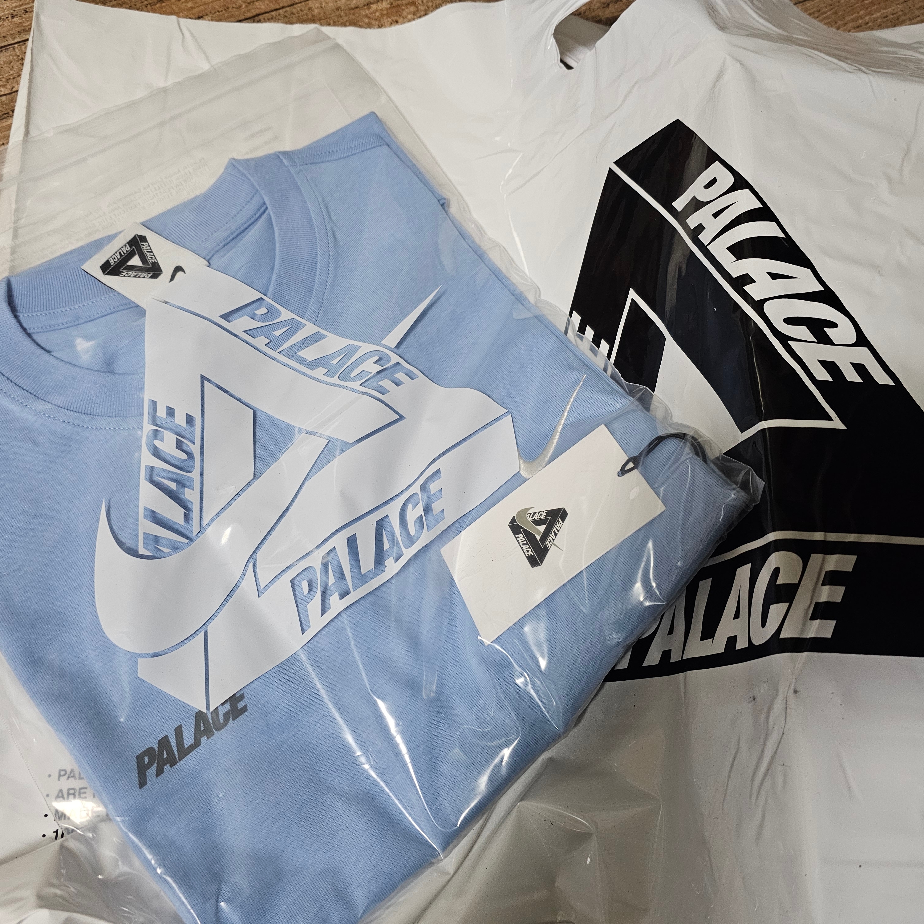 Palace x Nike Font Swoosh T-Shirt Sky Blue - 26SS 착용 스타일