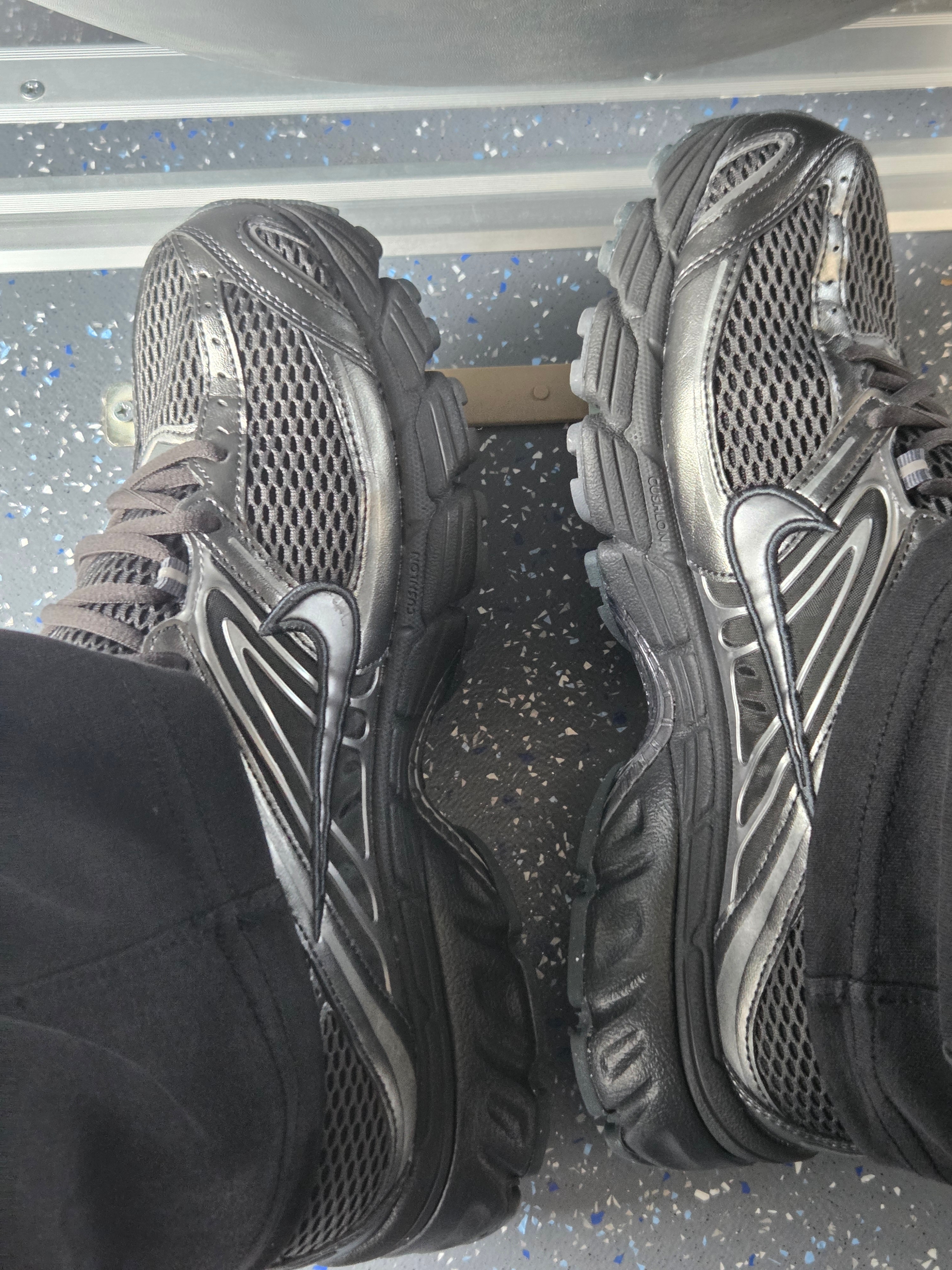 Nike Air Max Moto 2K Black Metallic Dark Grey 착용 스타일