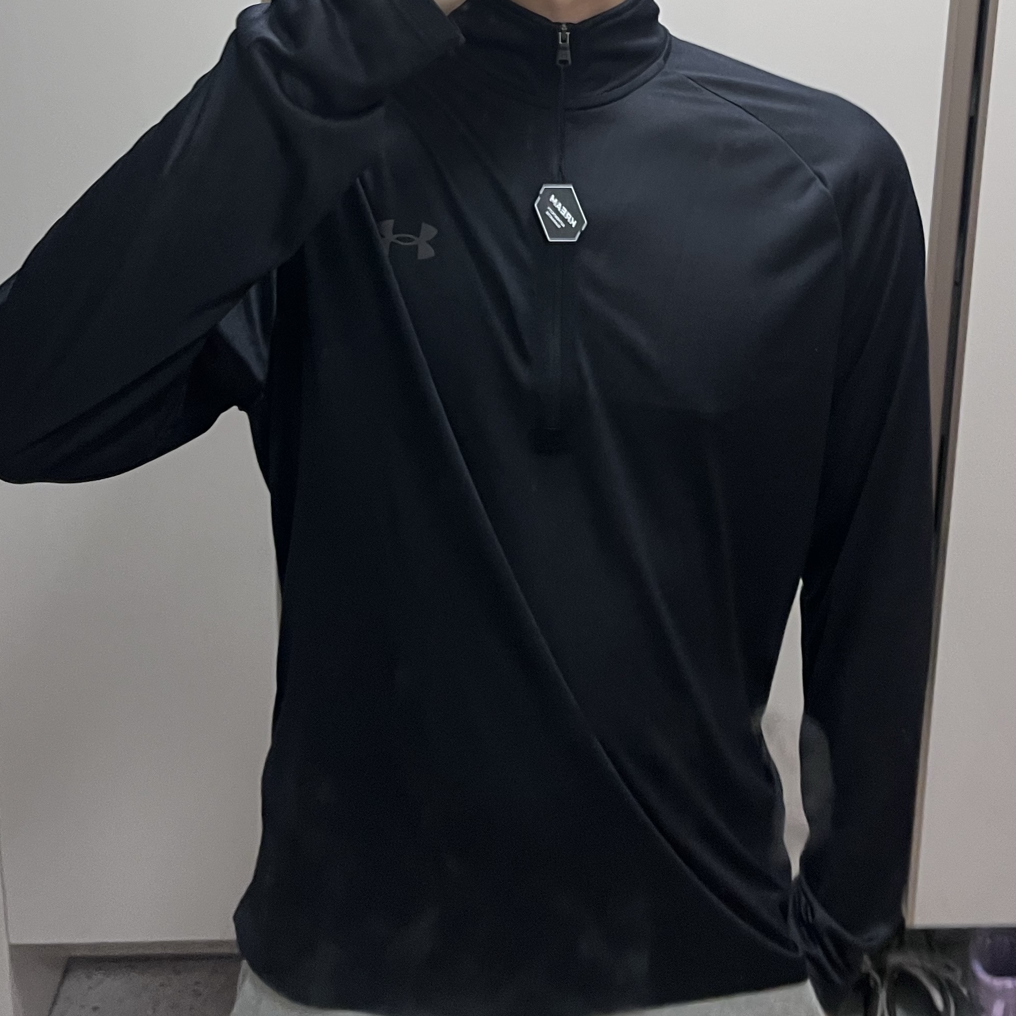 Under Armour Tech Half Zip Long Sleeve Black Charcoal 착용 스타일