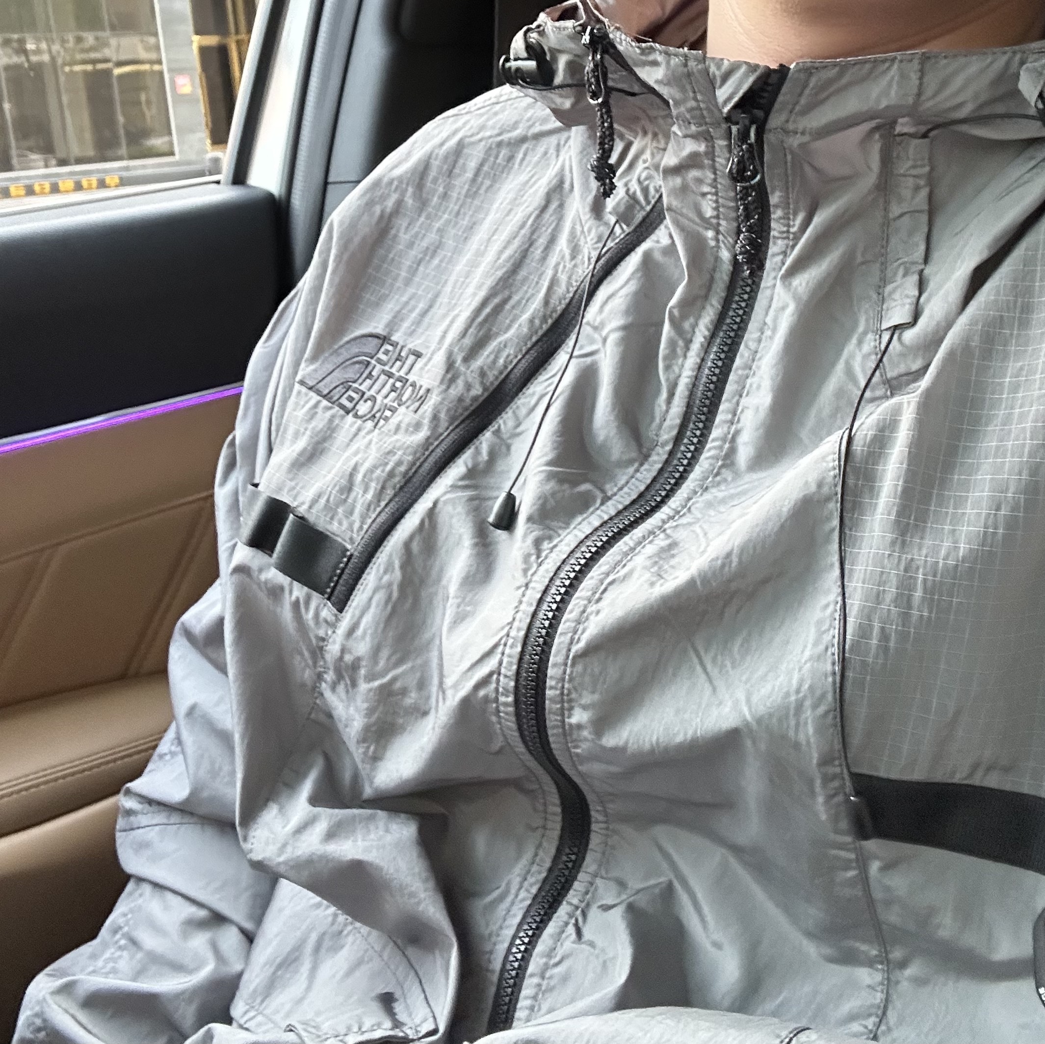 The North Face White Label Sheldon Jacket Cool Gray 착용 스타일