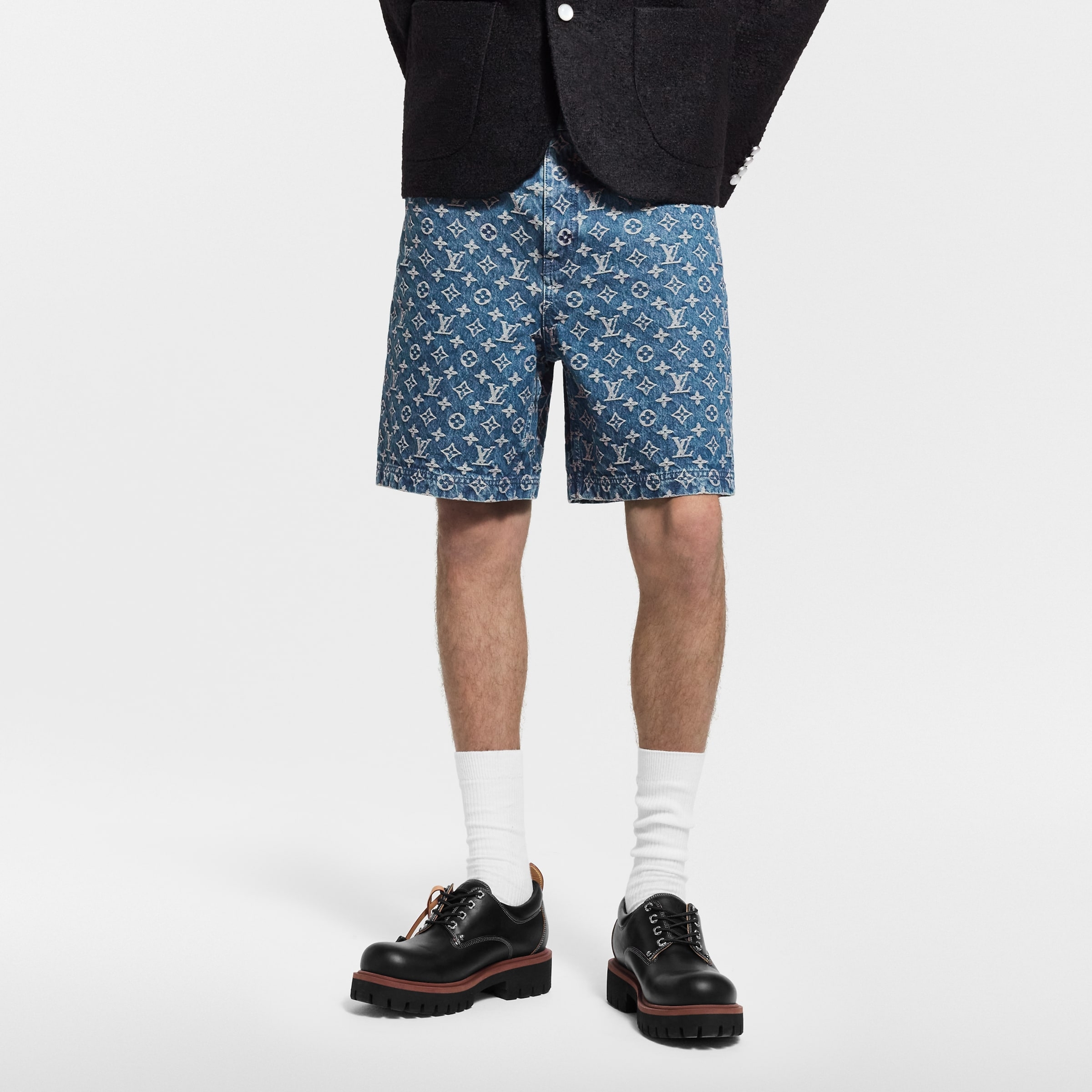 Louis Vuitton Monogram Denim Shorts Indigo 착용 스타일 - 3