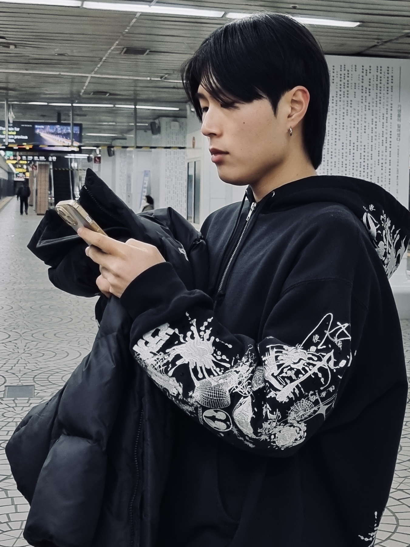 Supreme Aoi Zip Up Hooded Sweatshirt Black - 24SS 착용 스타일 - 2