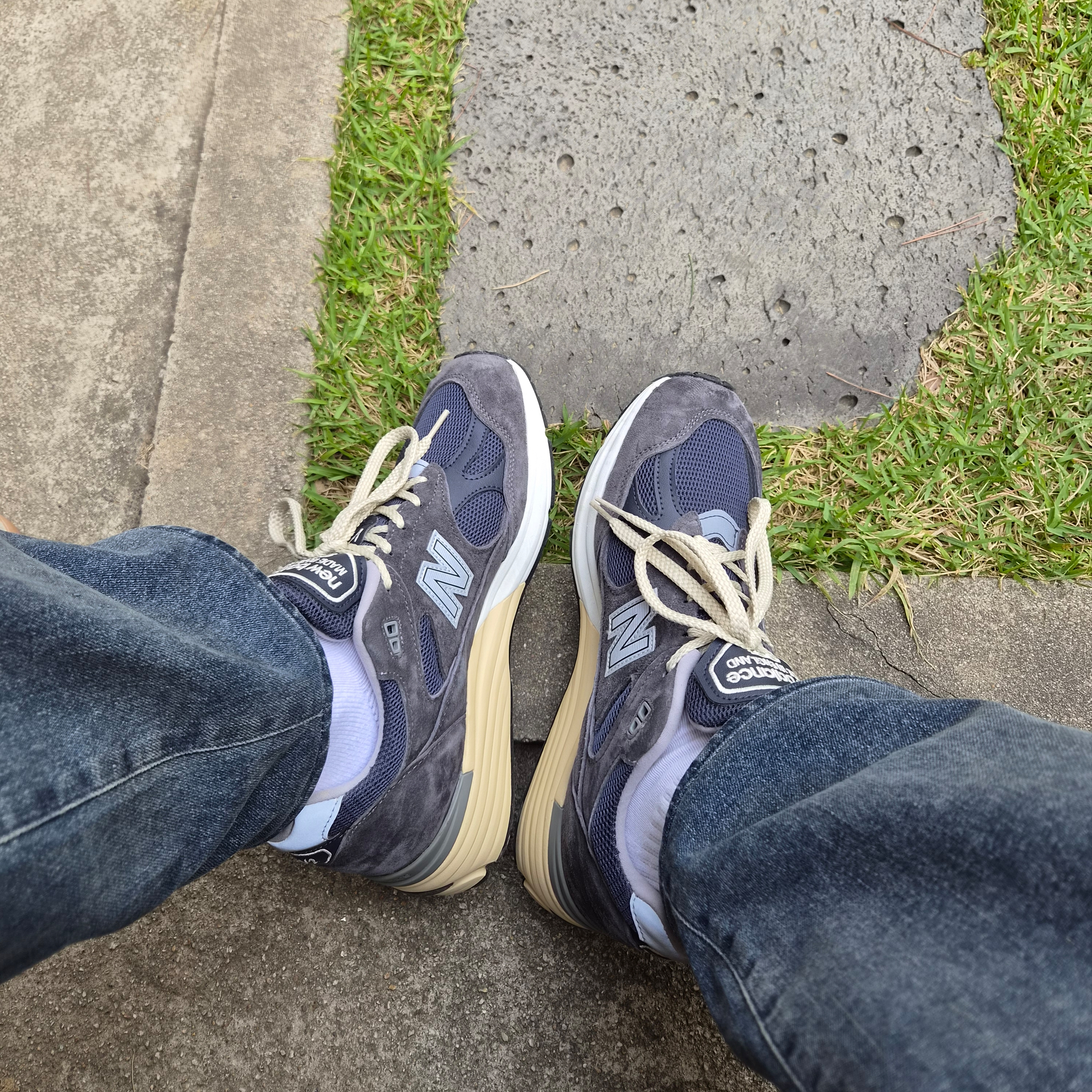 New Balance 991v2 Made in UK Dark Gull Grey 착용 스타일