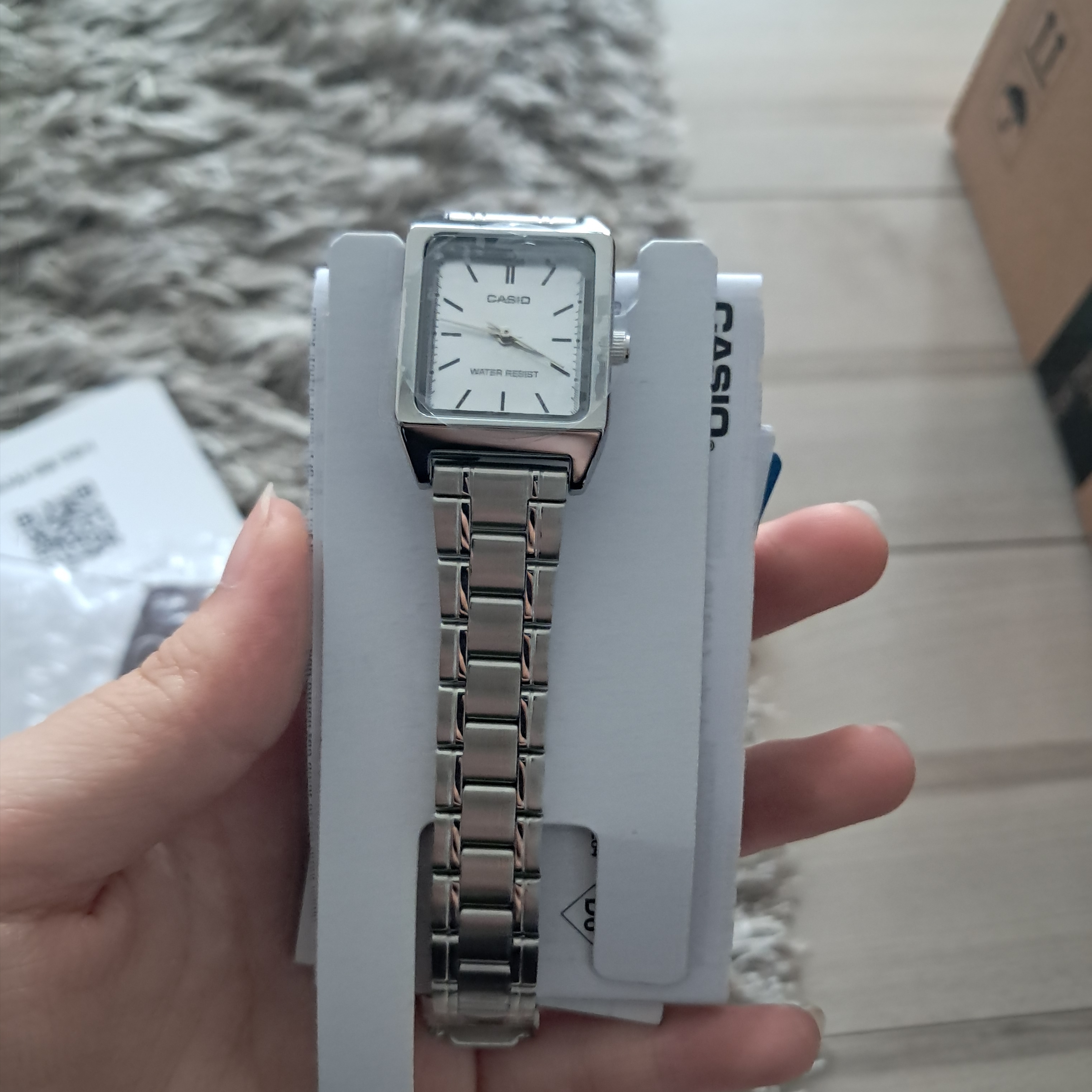 Casio LTP-V007D-2E 착용 스타일