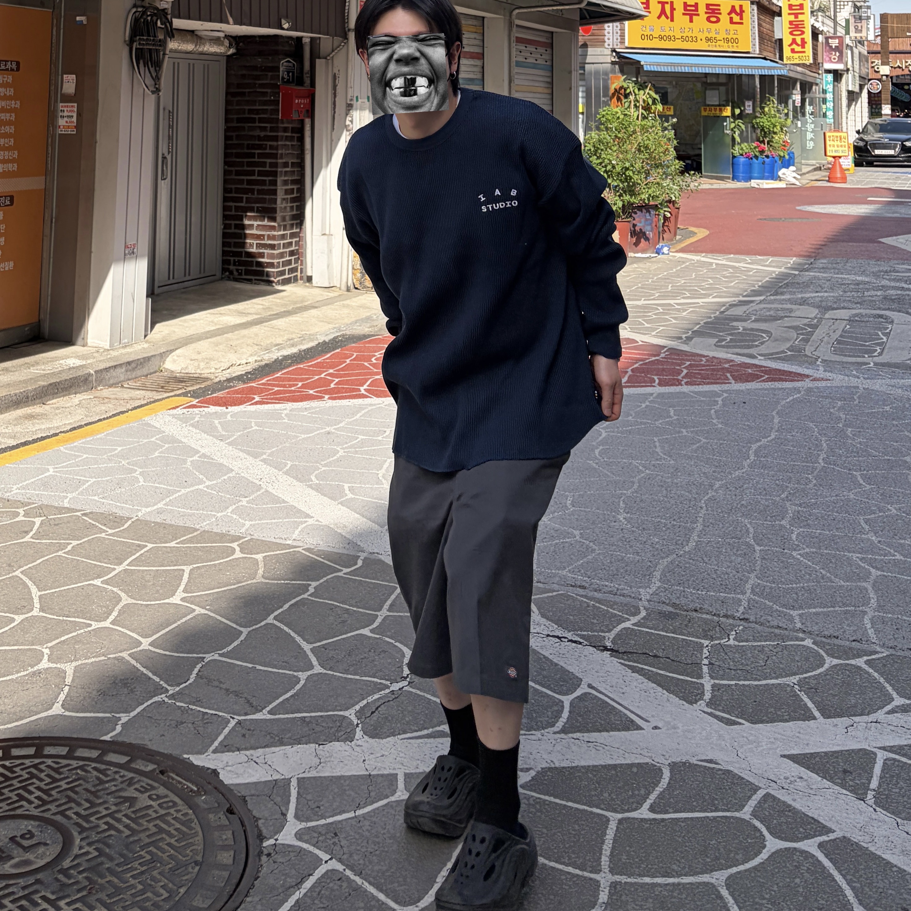 IAB Studio IAB Waffle Long Sleeve Navy 착용 스타일