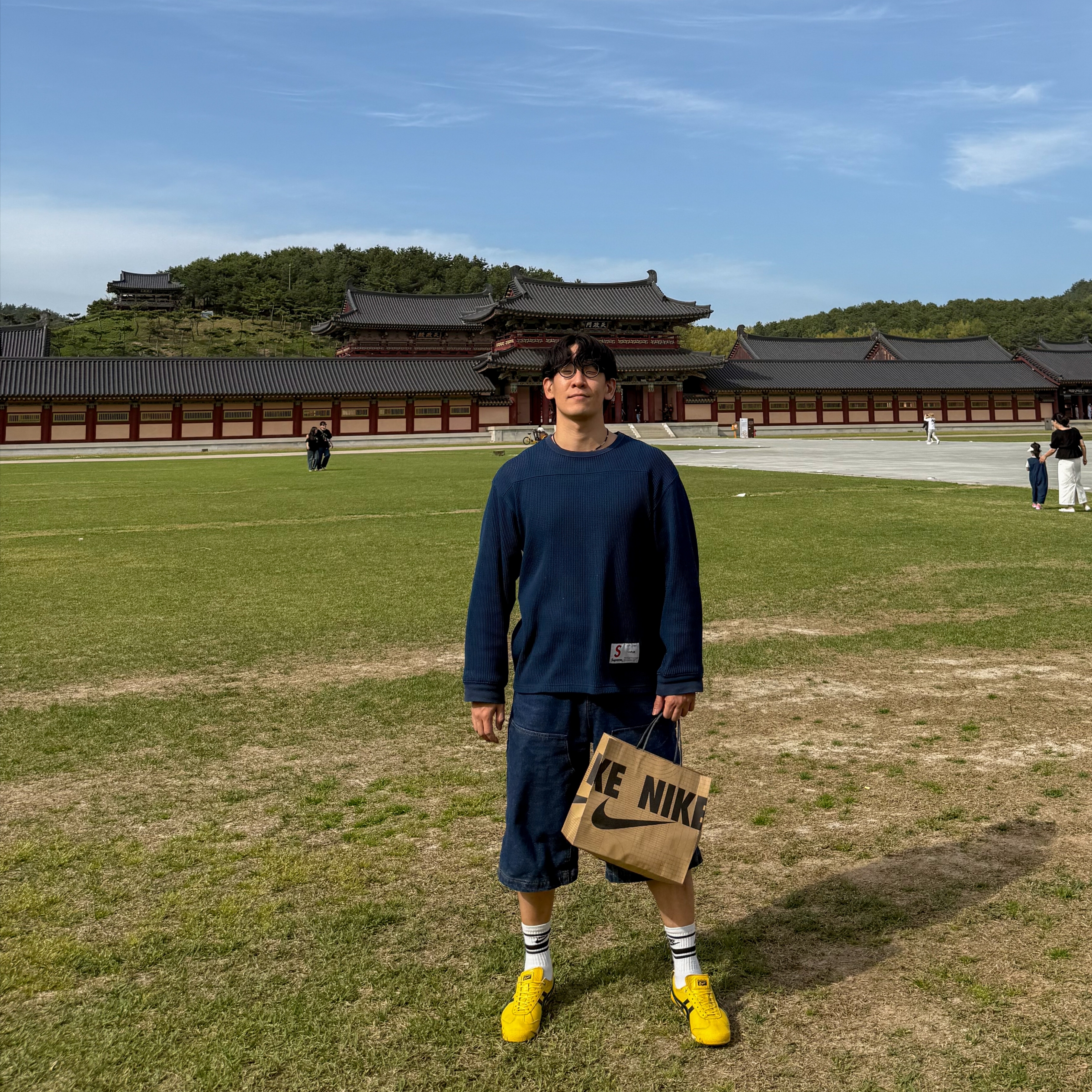 Onitsuka Tiger Mexico 66 Yellow Black, Supreme Polartec Mesh L/S Football Top Navy - 25SS 착용 스타일 - 1