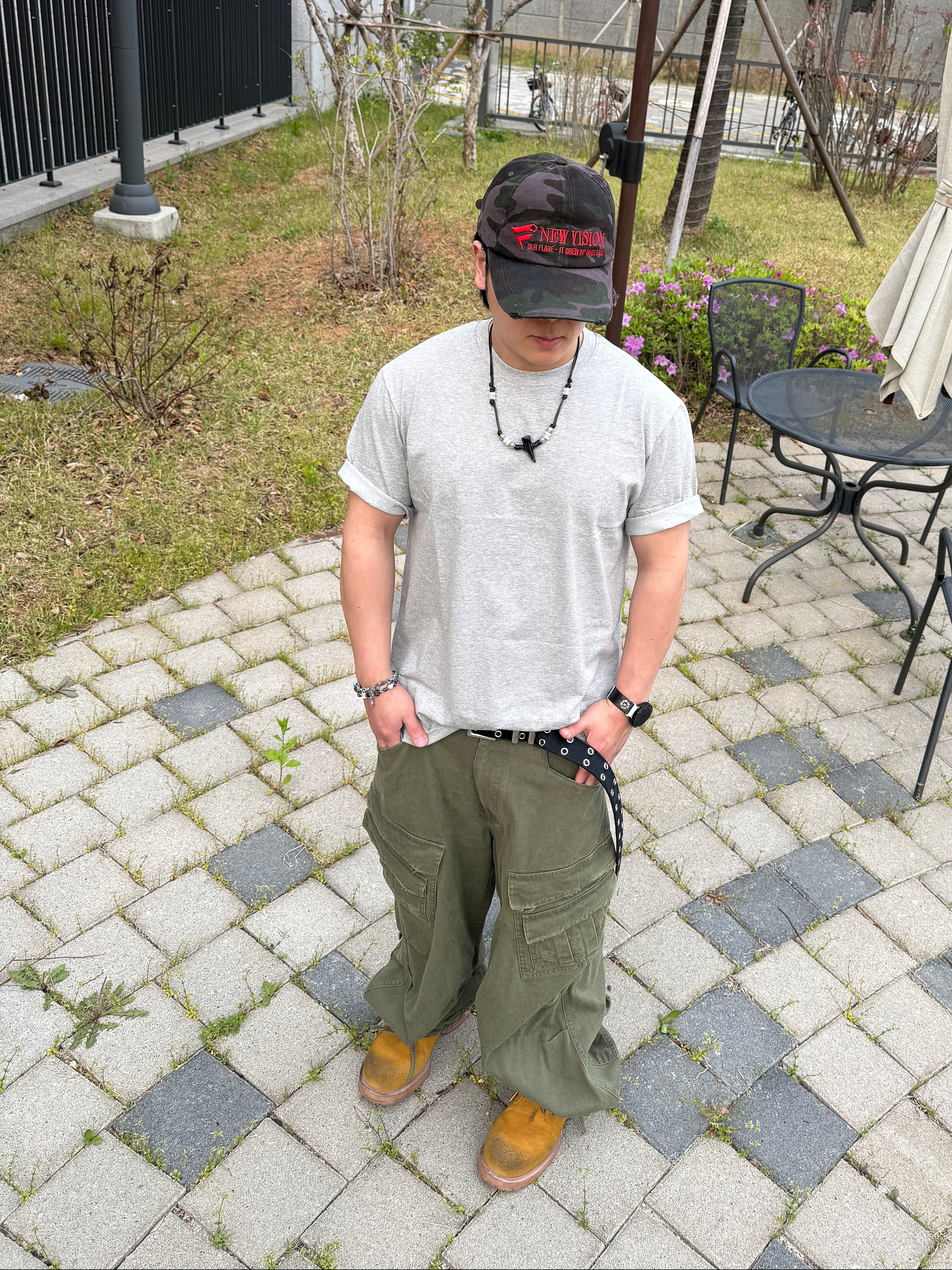 Nonnod Double Pocket Cargo Pants Vintage khaki, Nonnod Double Pocket Cargo Pants Vintage Khaki 착용 스타일 - 3