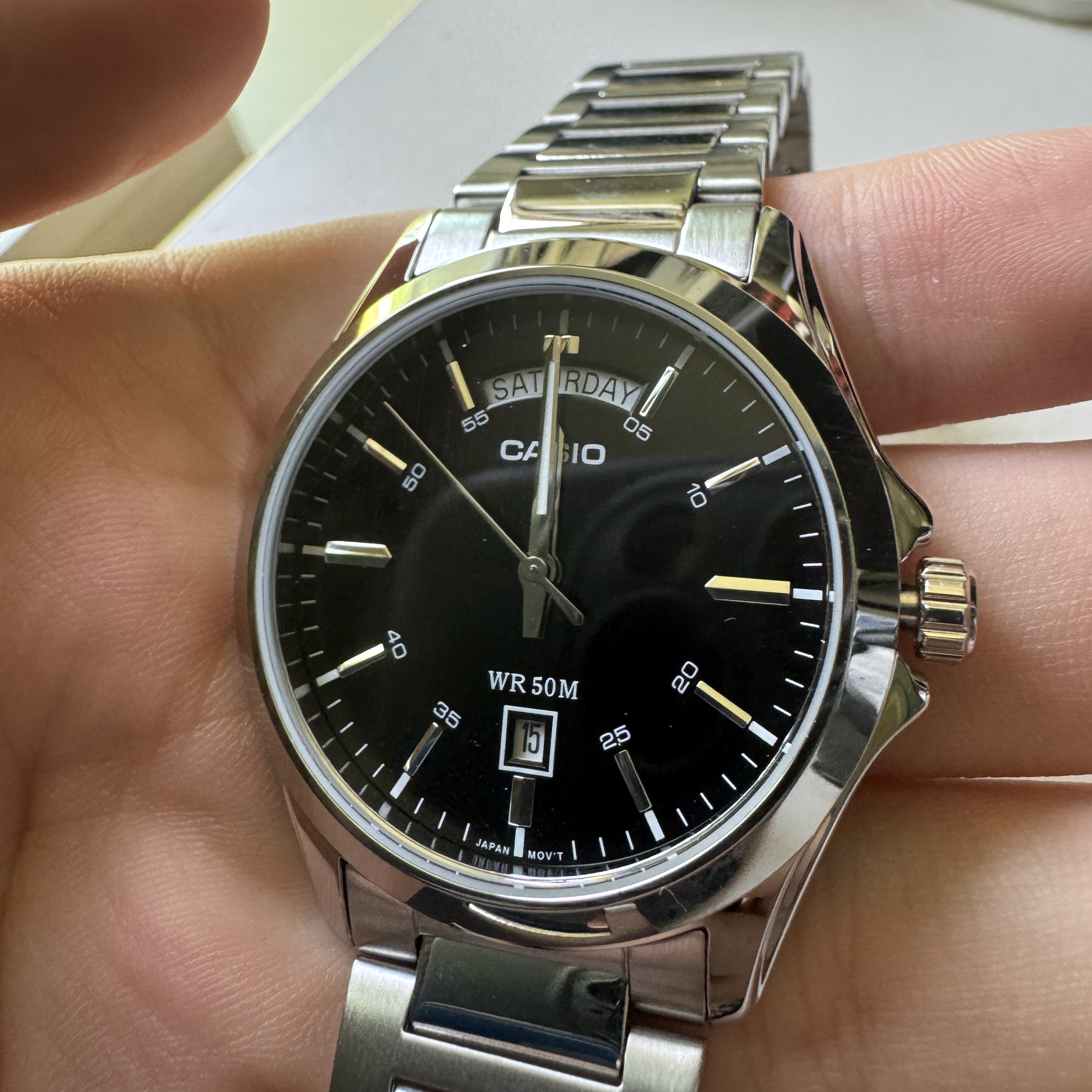 Casio MTP-1370D-1A1 착용 스타일