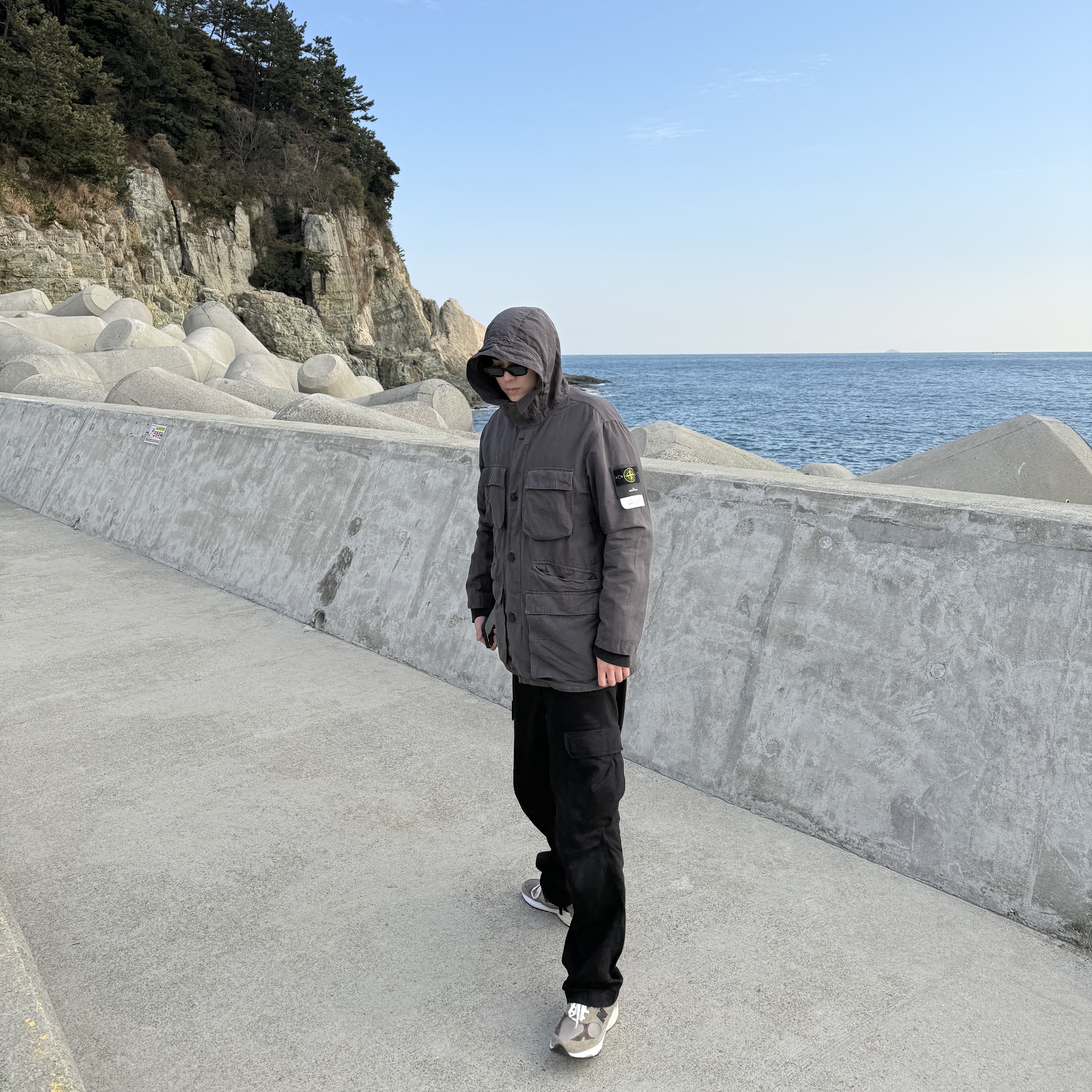 New Balance x JJJJound 993 Made in USA Mushroom White, Gentle Monster x Maison Margiela MM106 Black Black 착용 스타일