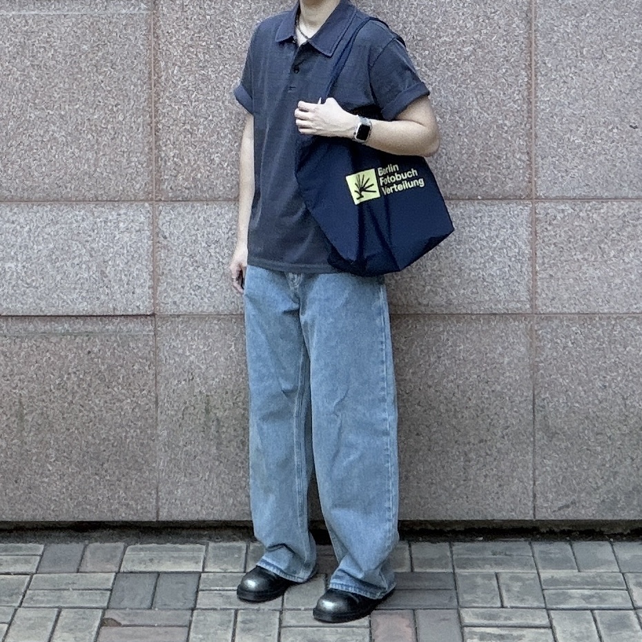 Dr. Martens 1461 Silver Arcadia Multi, Berlin Photobook Distribution Bfv 001 Bag Navy 착용 스타일 - 2