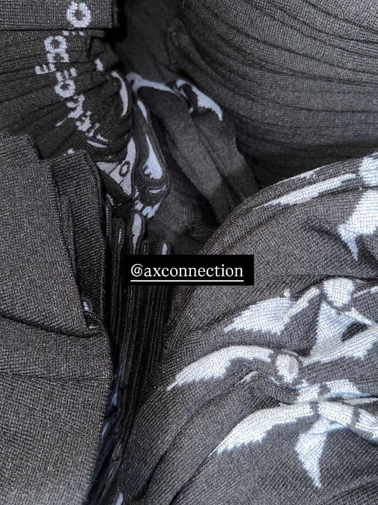 AX CONNECTION Compass Logo Beanie (Lightweight) 착용 스타일