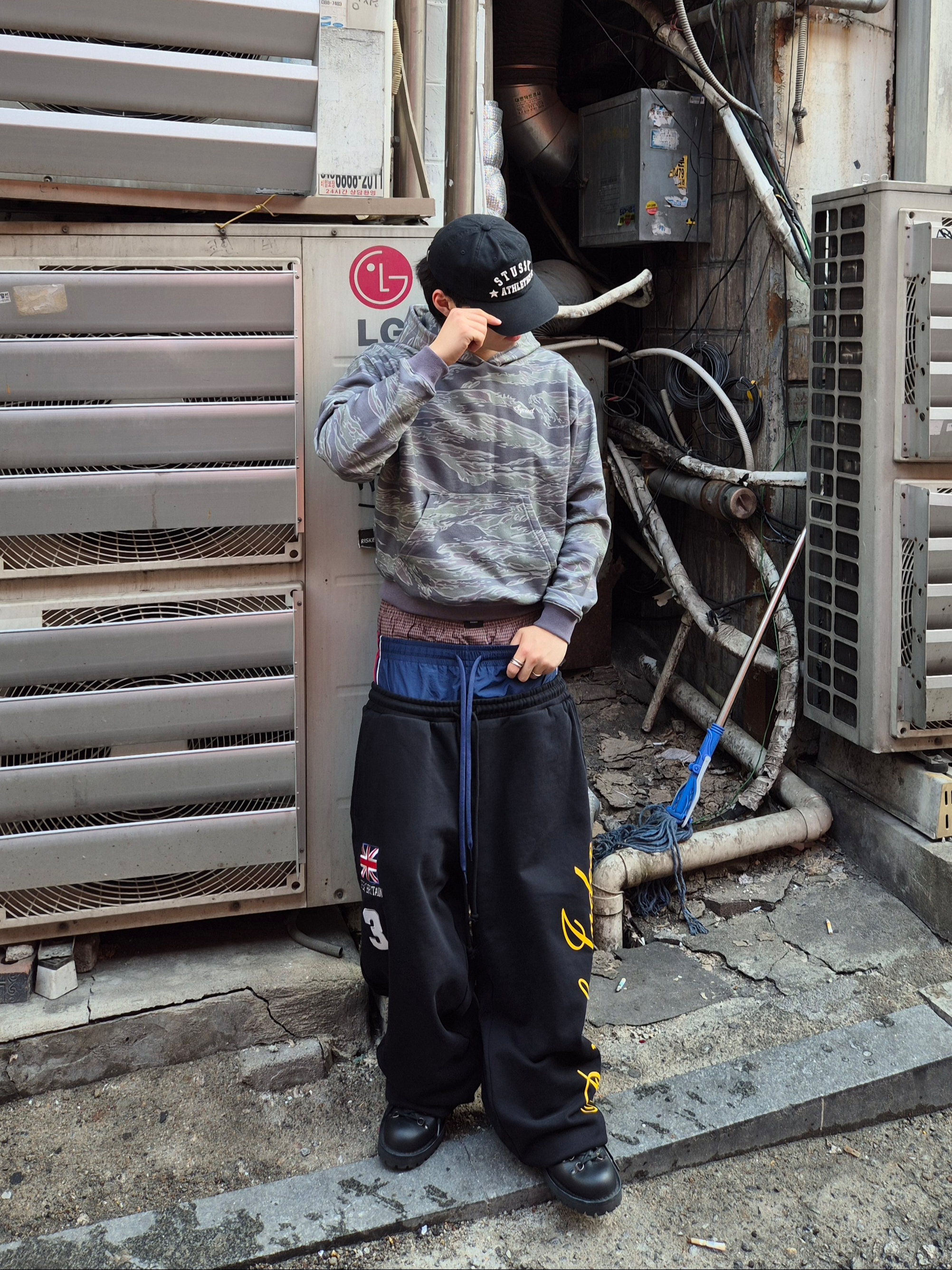 Protocol Index 3 Layered Sweatpants Black, Stussy Low Profile Athletics Strapback Black 착용 스타일 - 1