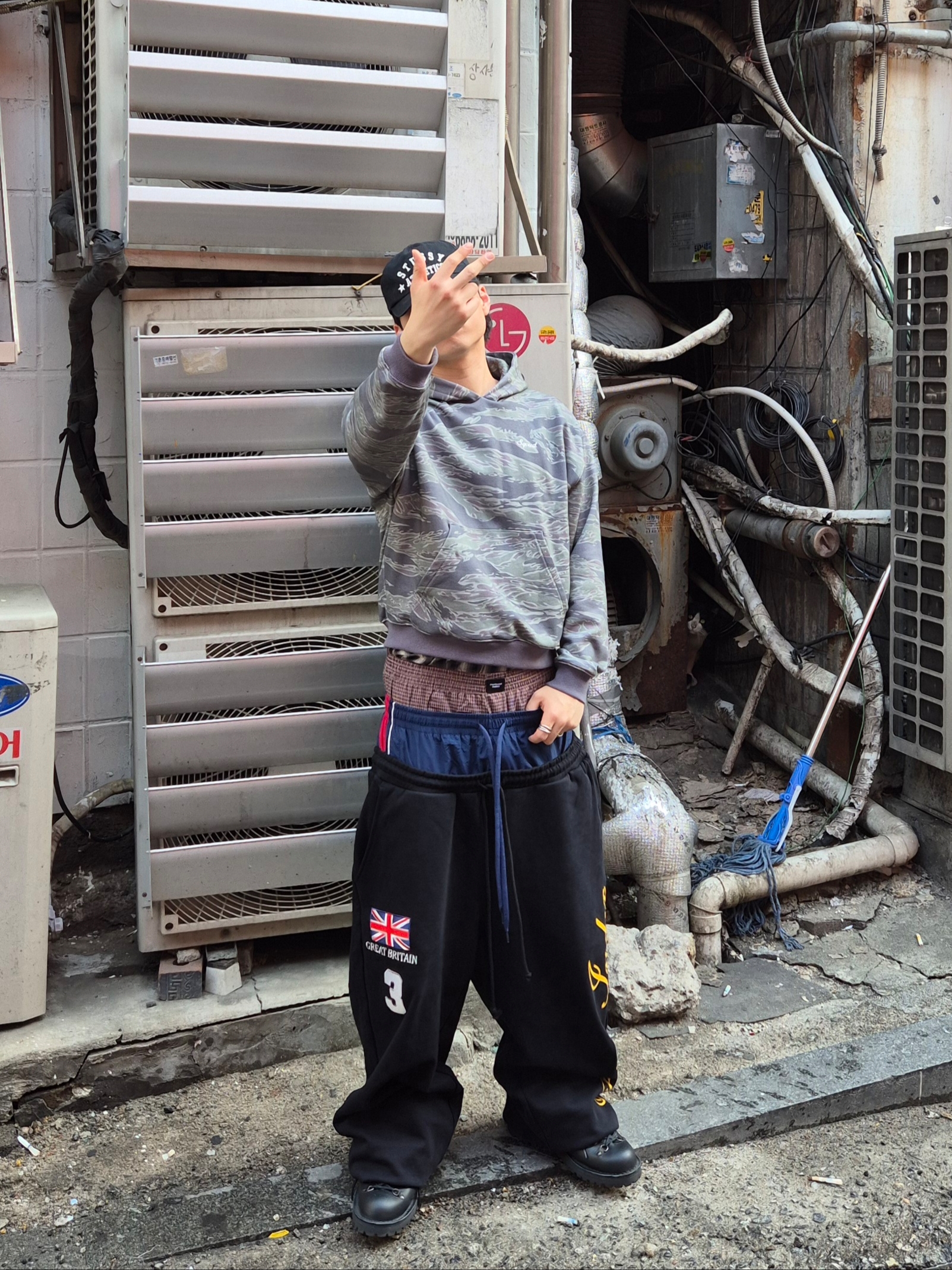 Protocol Index 3 Layered Sweatpants Black, Stussy Low Profile Athletics Strapback Black 착용 스타일 - 3