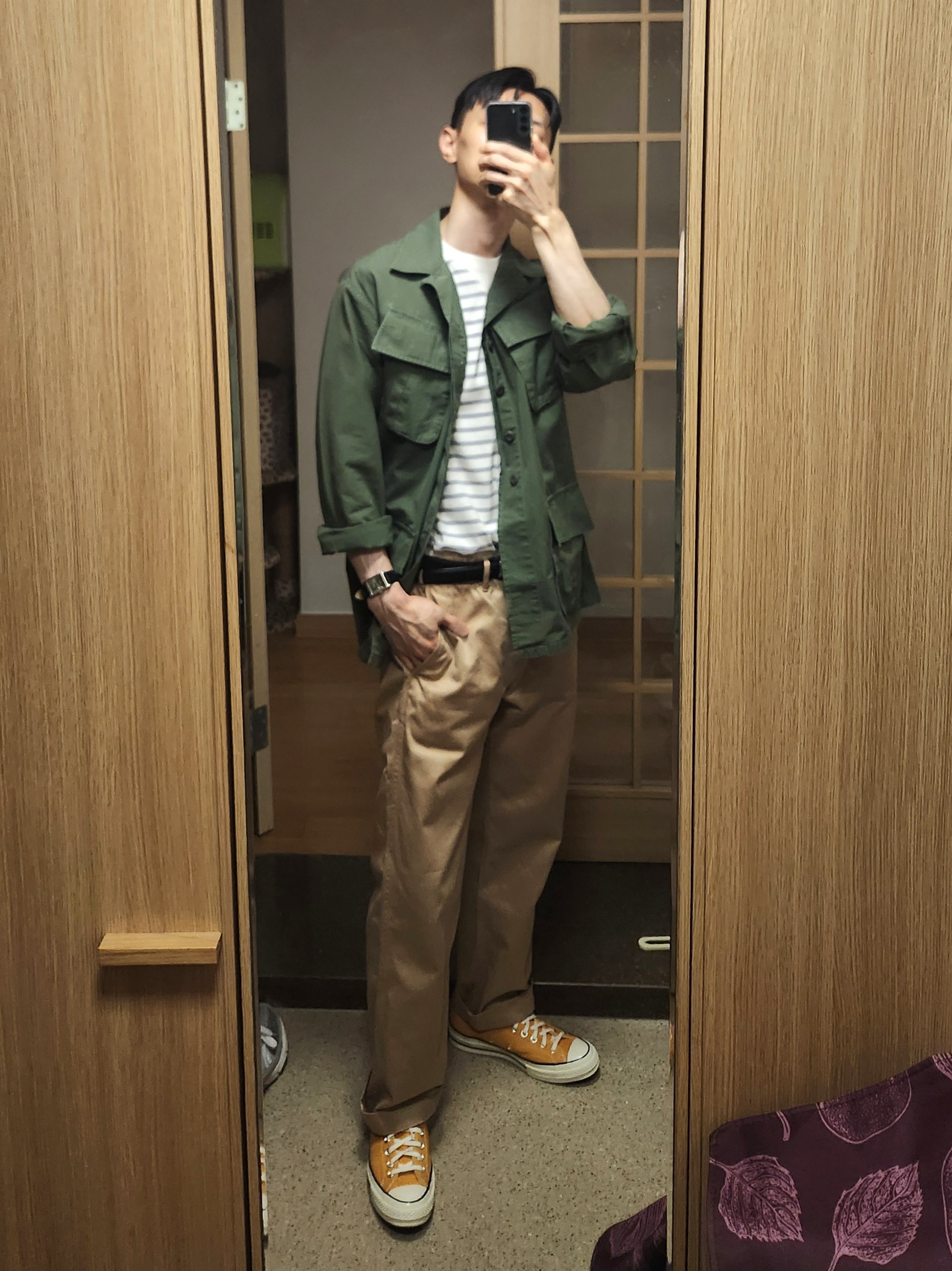 Converse Chuck 70 Ox Vintage Canvas Sunflower, Buzz Rickson's Original Spec Chinos One Wash Beige 착용 스타일