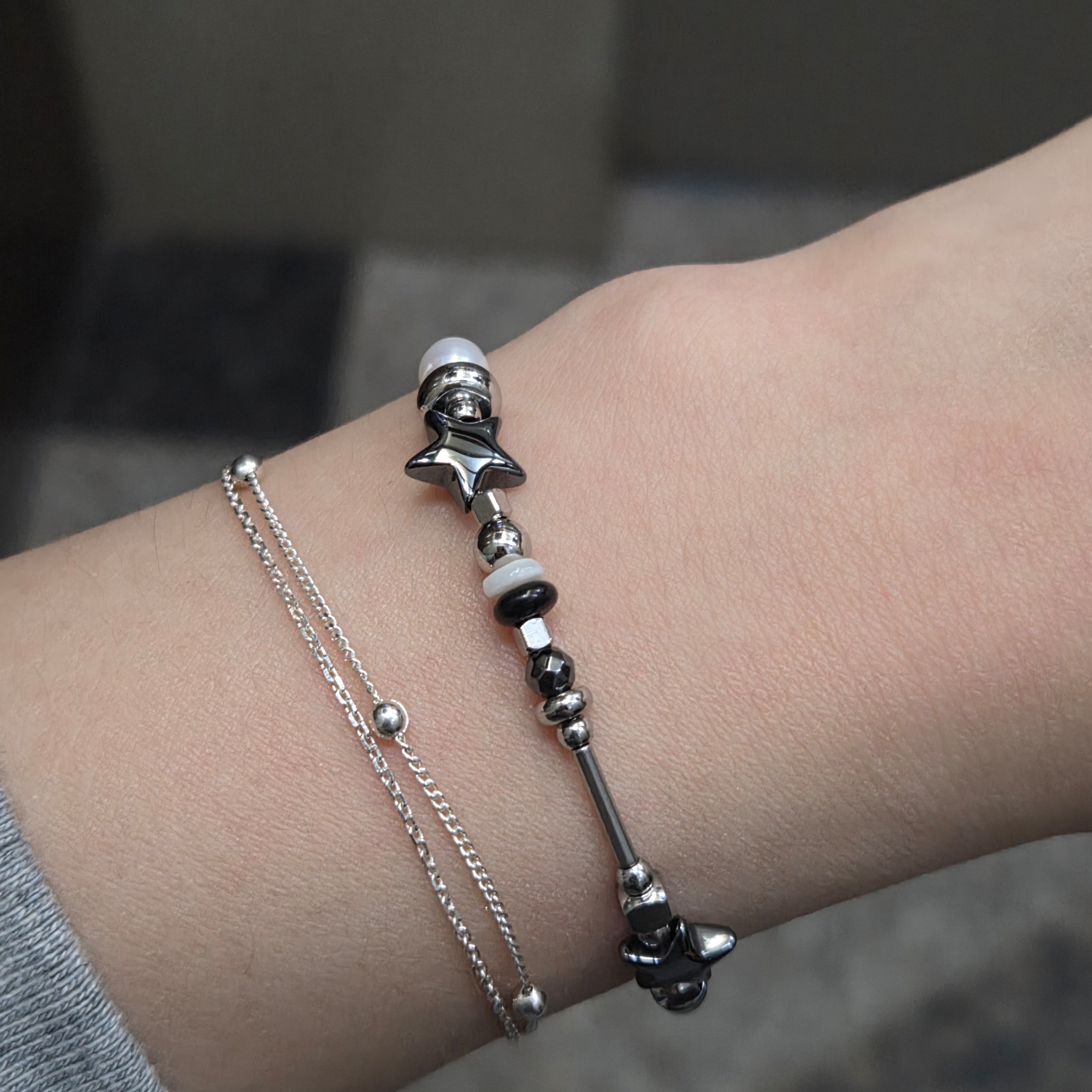 Riomeu Hematite Stellance Bracelet 착용 스타일