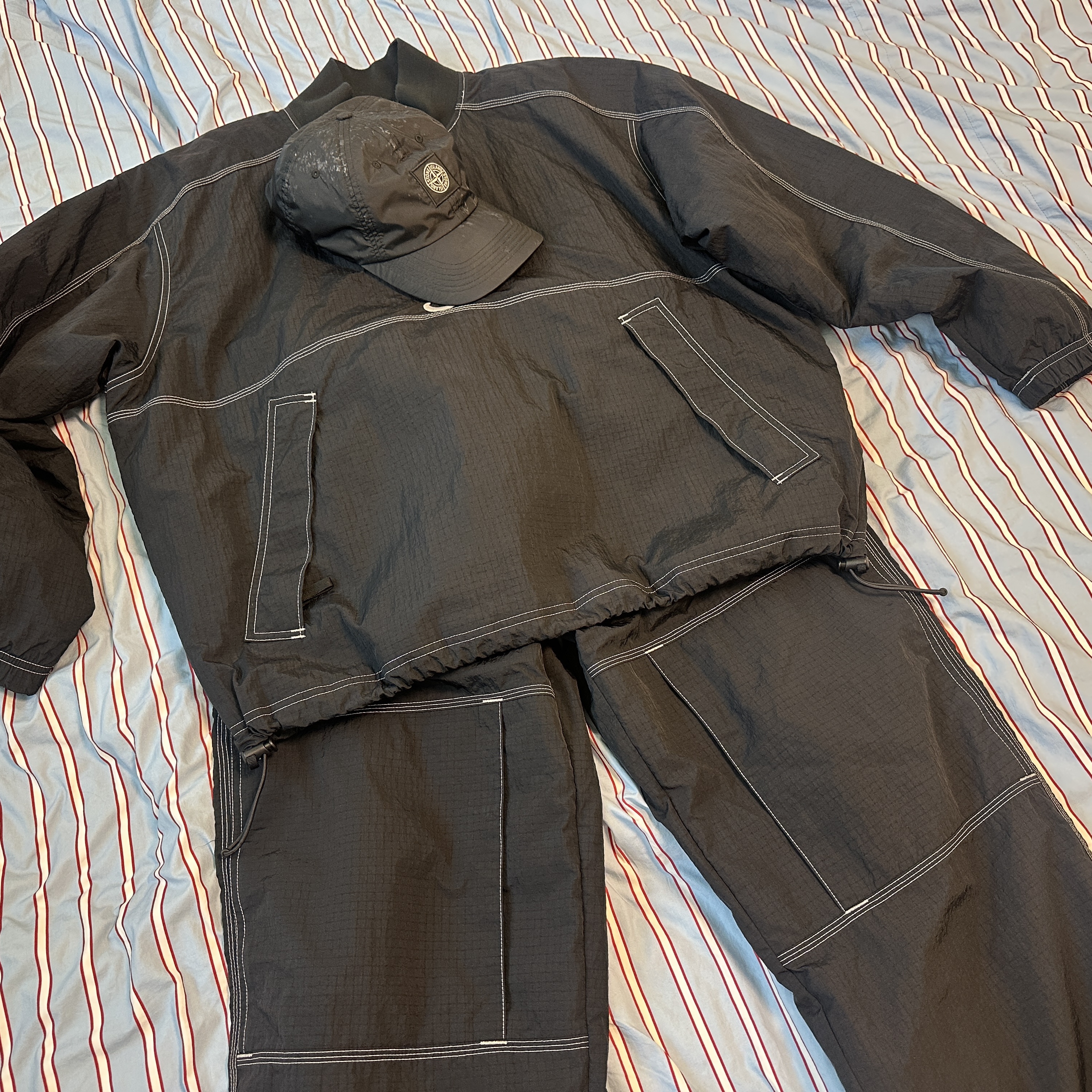Supreme x Nike Ripstop Pullover Black - 24SS, Supreme x Nike Ripstop Track Pants Black - 24SS 착용 스타일 - 1