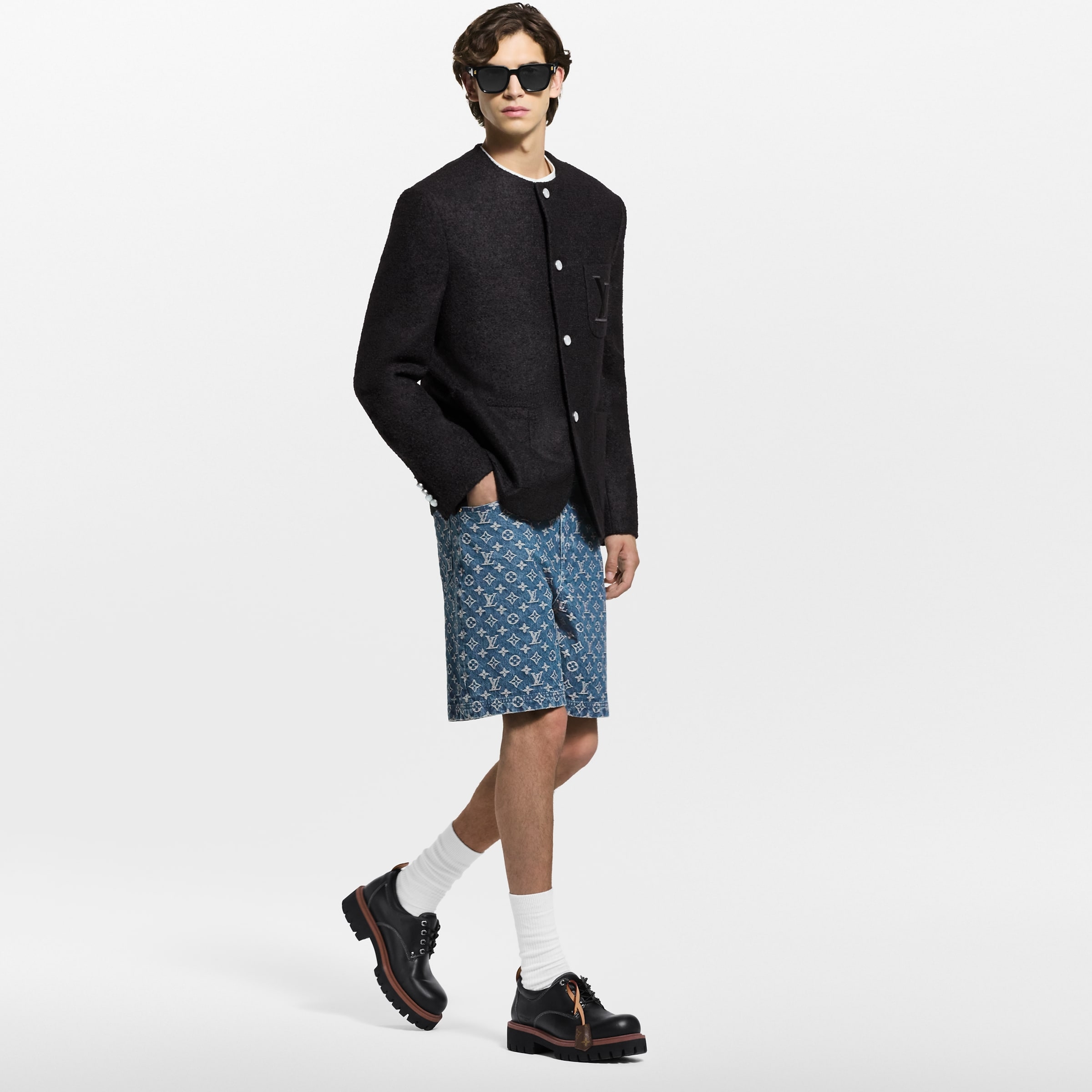 Louis Vuitton Monogram Denim Shorts Indigo 착용 스타일 - 1
