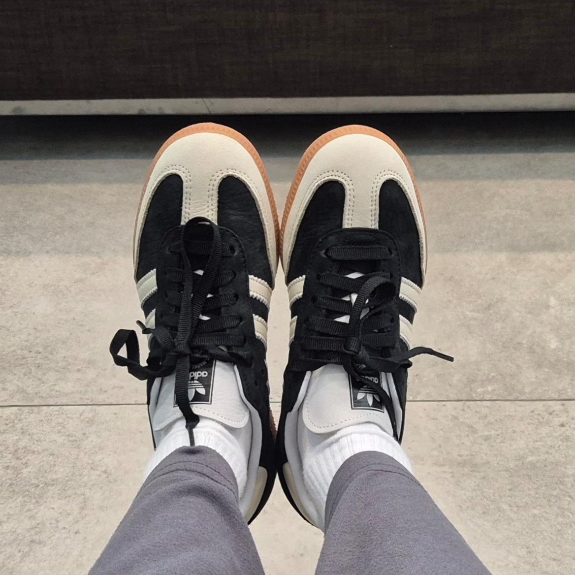 (W) Adidas Samba OG Core Black Wonder White 착용 스타일