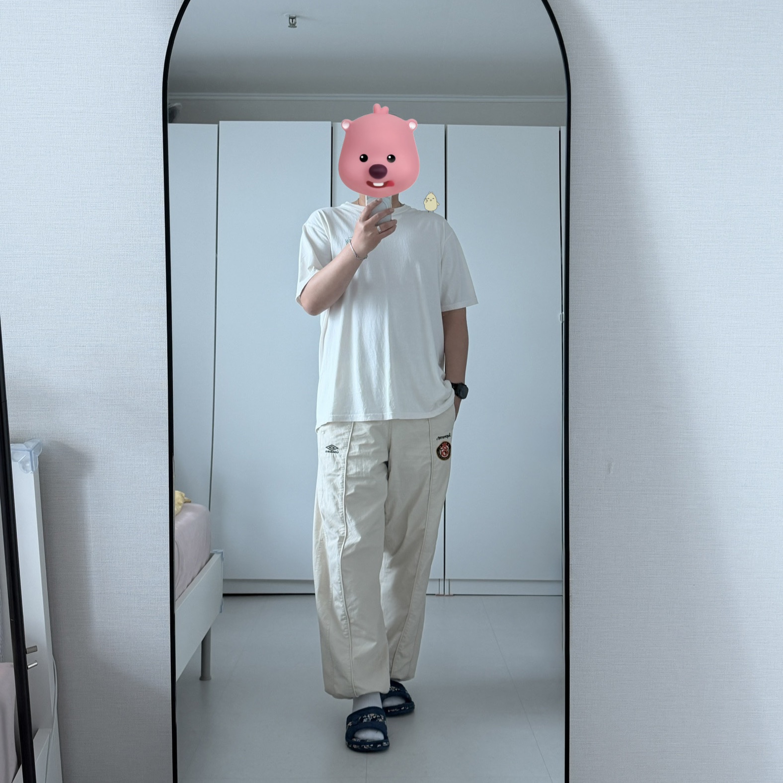 Stussy Dollie Pigment Dyed T-Shirt Natural, Supreme x Umbro Cotton Ripstop Track Pant Stone - 26SS 착용 스타일 - 2