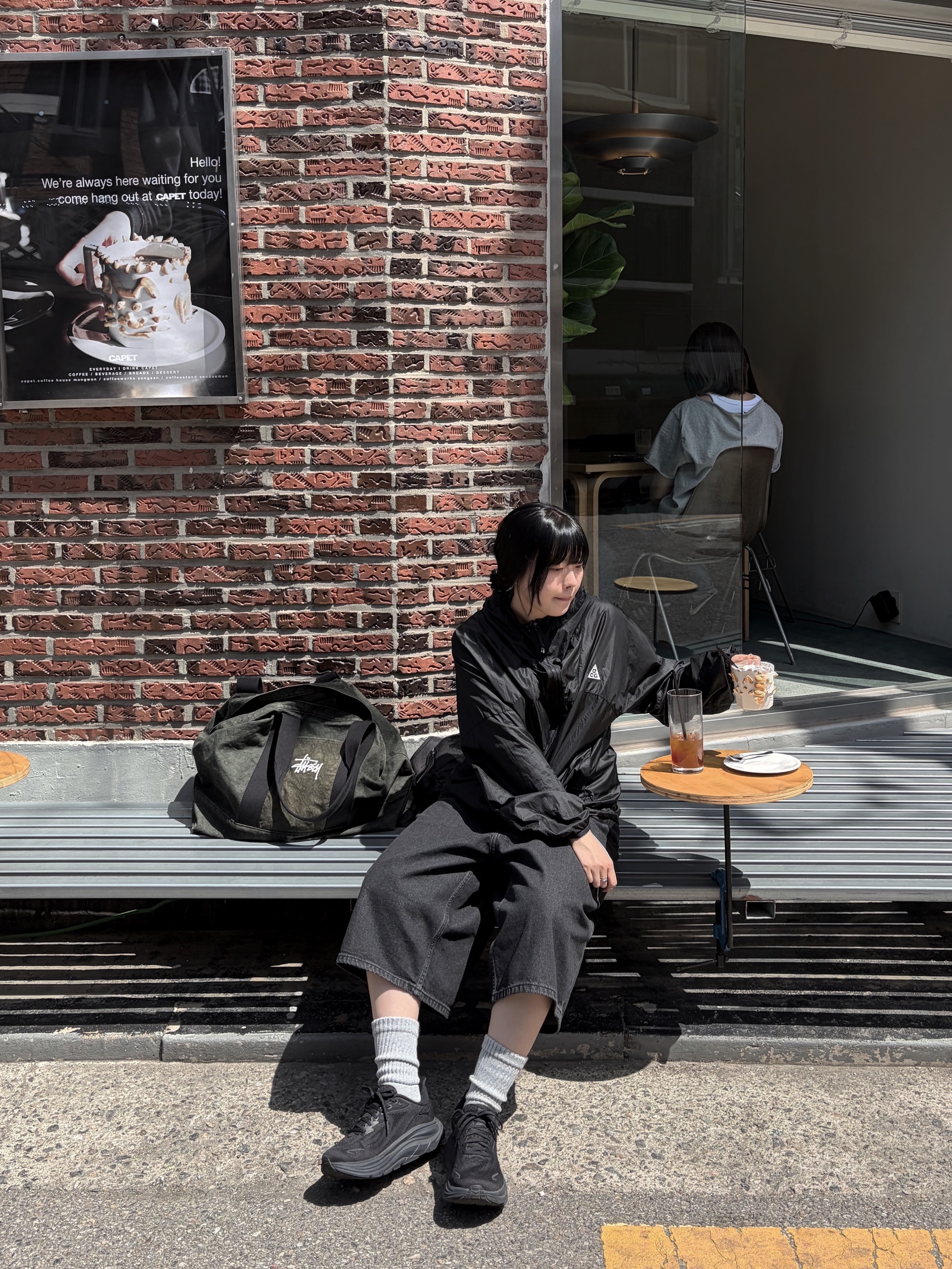 Hoka Bondi 9 Black - Wide, Stussy Canvas Extra Large Tote Bag Washed Black 착용 스타일 - 2