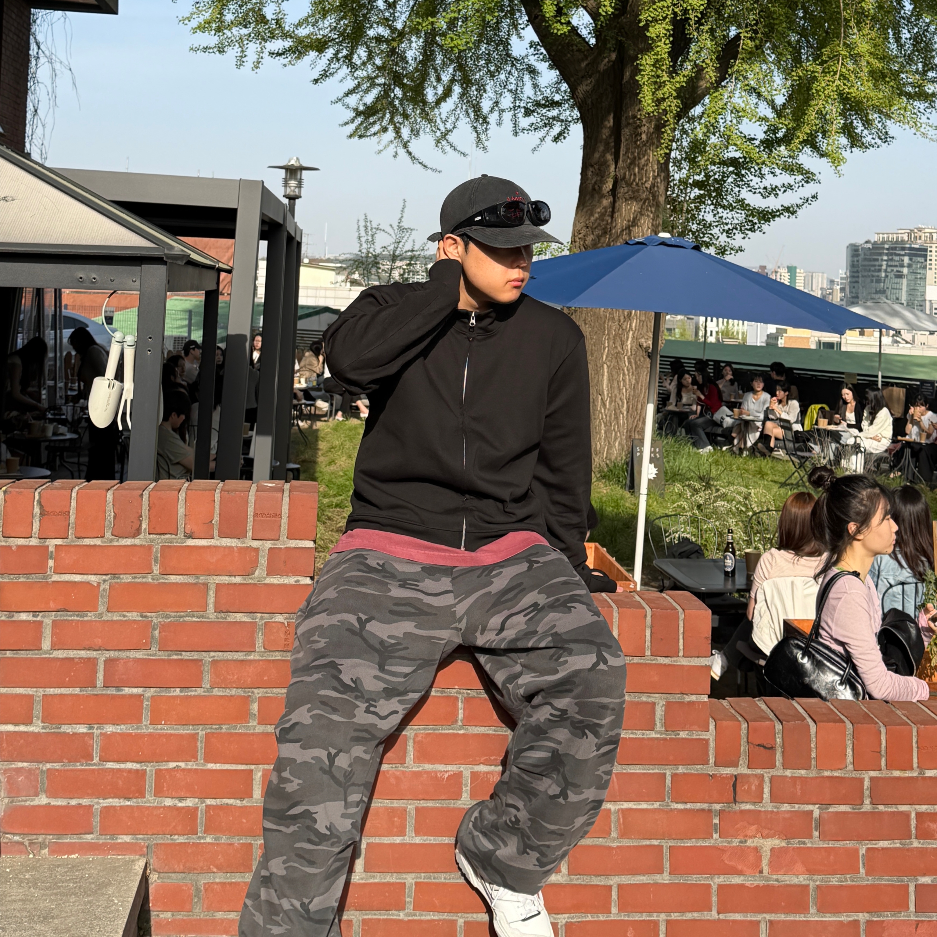 BP2DISORDER Two-Tuck Wide Pants Camo, New Balance 650R White Black Angora 착용 스타일
