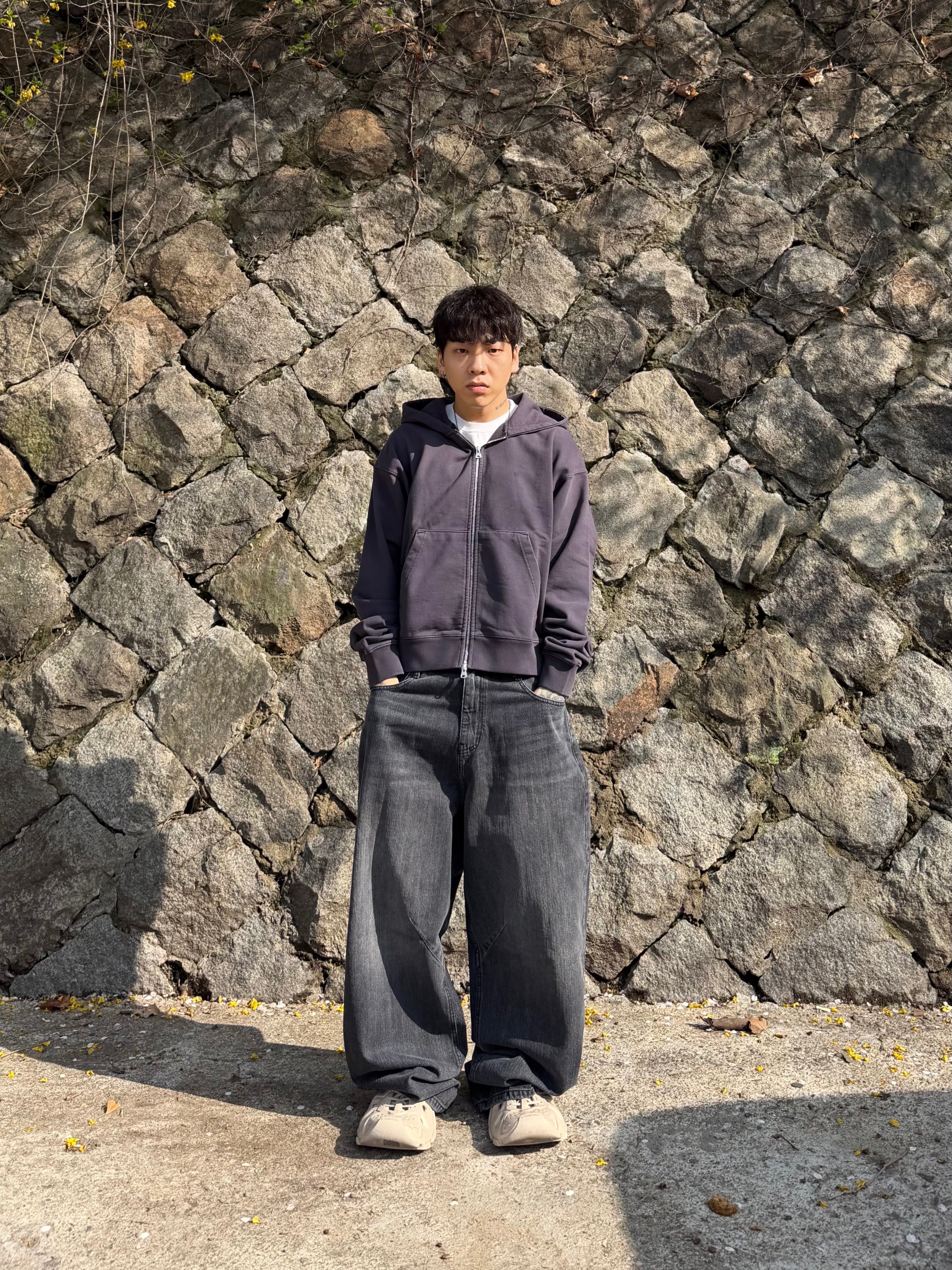 Balenciaga HD Lace-Up Sneakers Nude 착용 스타일 - 1