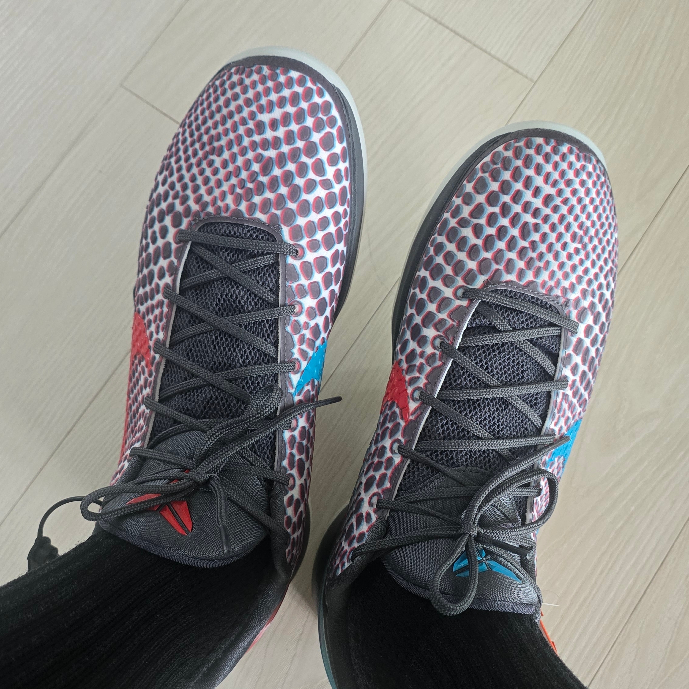 Nike Kobe 6 Protro 3D Dark Grey Chlorine Blue 착용 스타일 - 2