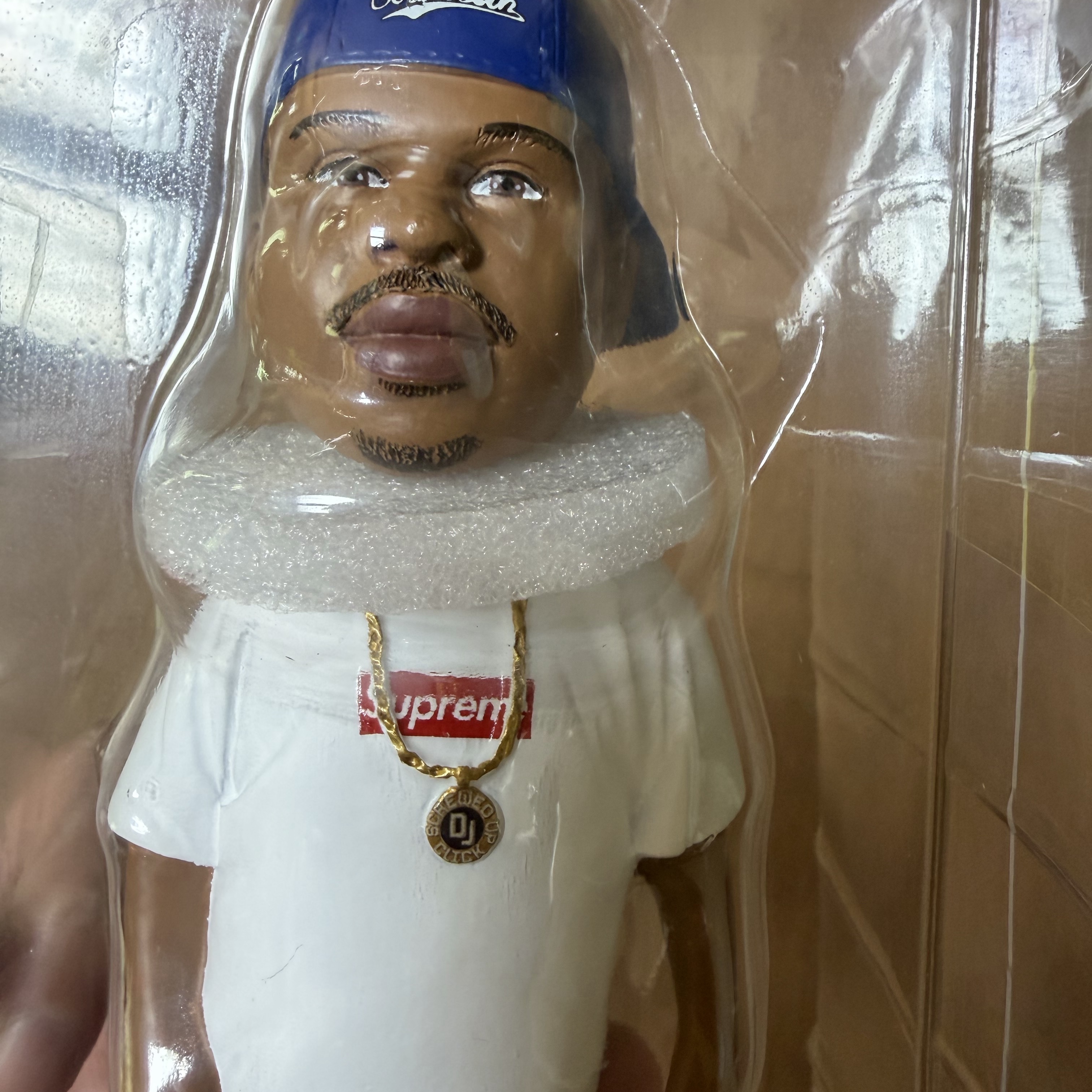 Supreme x DJ Screw Foco Bobblehead Multicolor - 26SS 착용 스타일 - 8