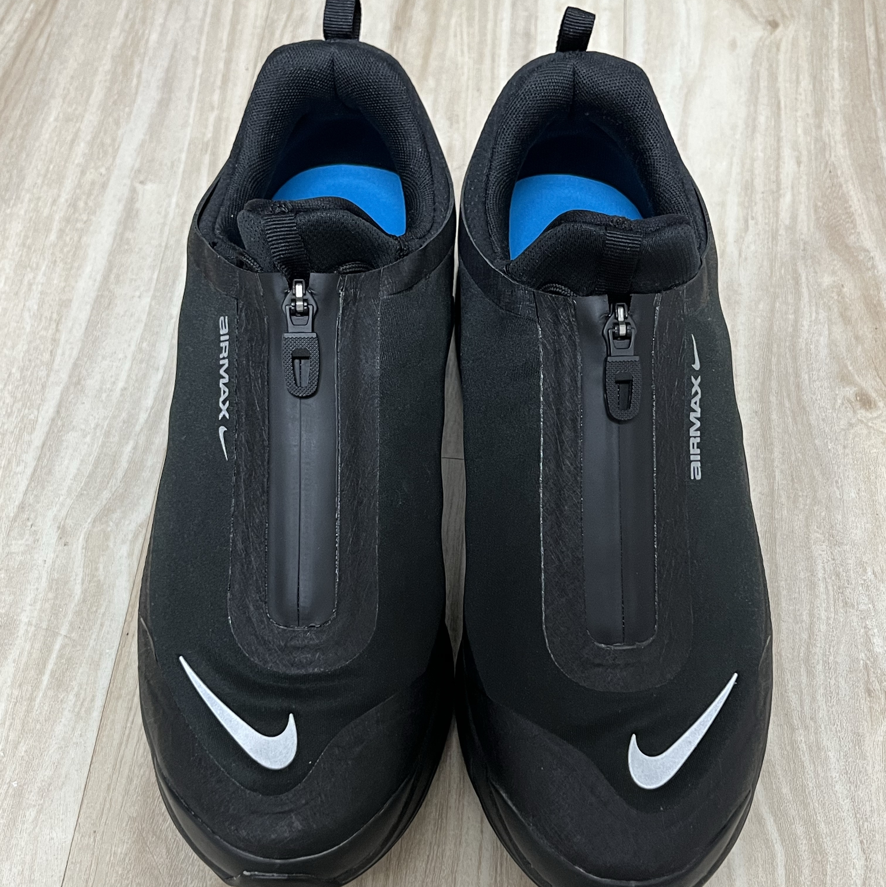 Nike Air Max Dn Roam Black Metallic Silver 착용 스타일 - 2