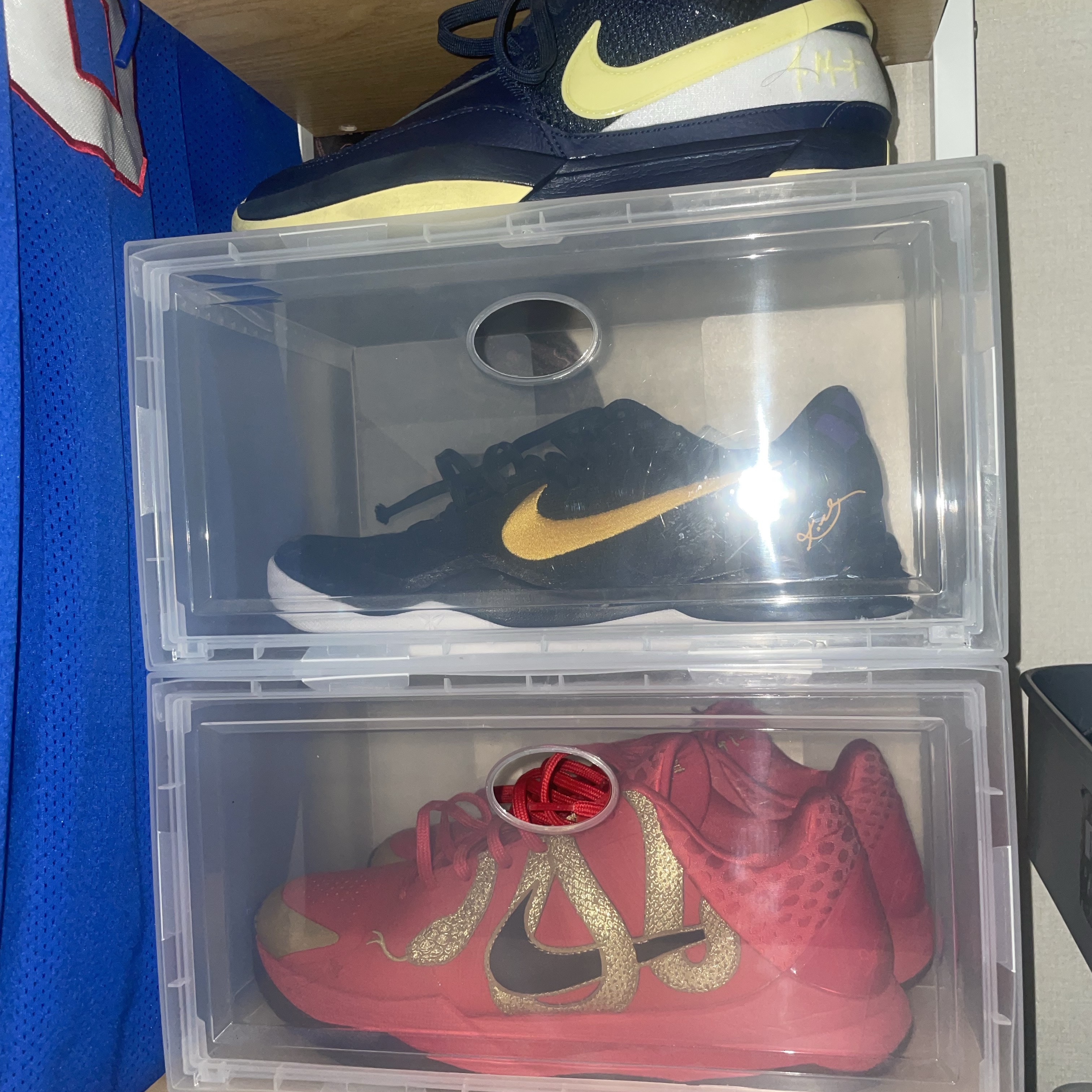 Nike Kobe 5 Protro Year of the Mamba University Red, Nike Kobe 8 Protro Black and University Gold 착용 스타일
