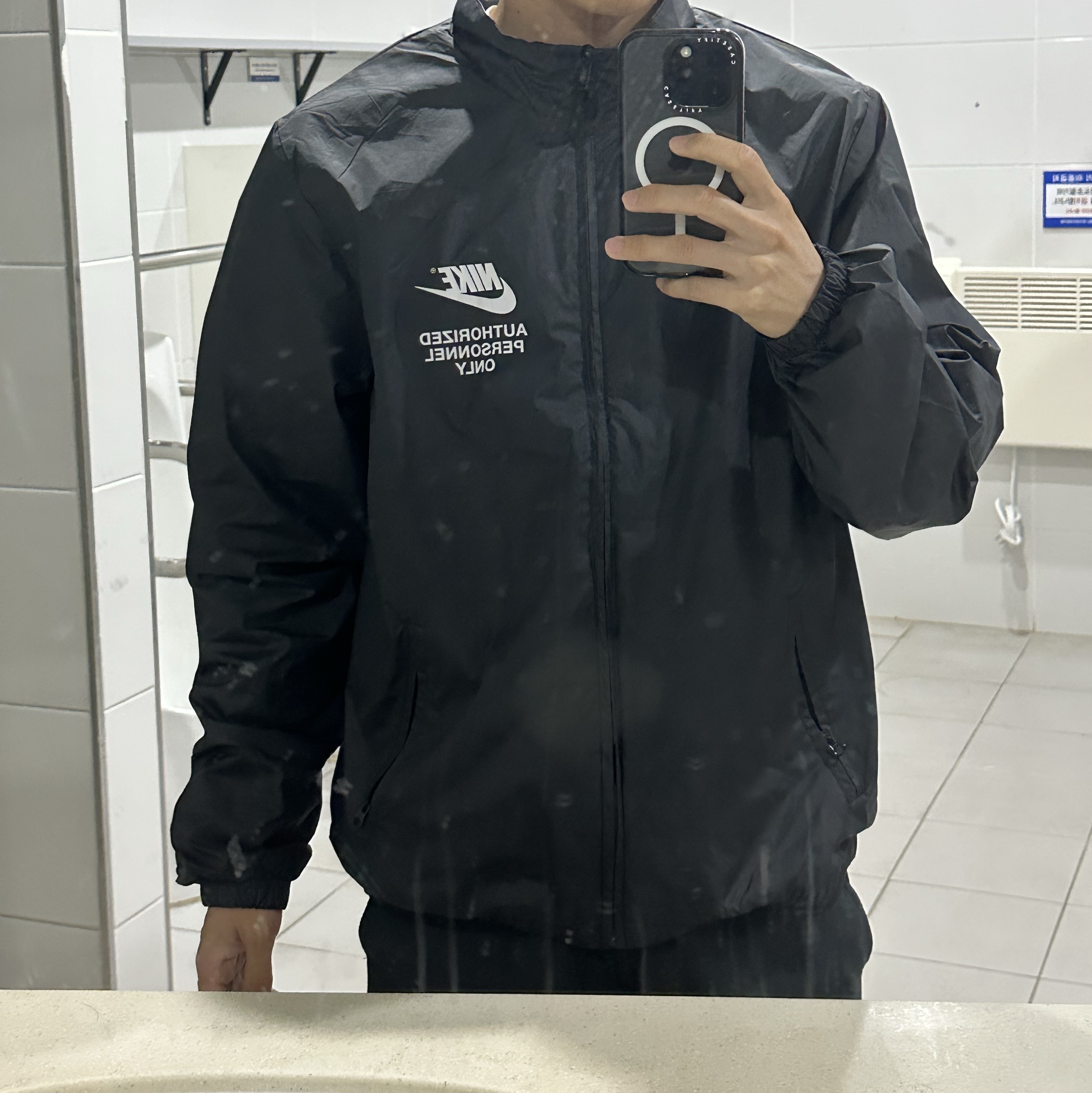 Nike Full-Zip Woven Jacket Black 착용 스타일