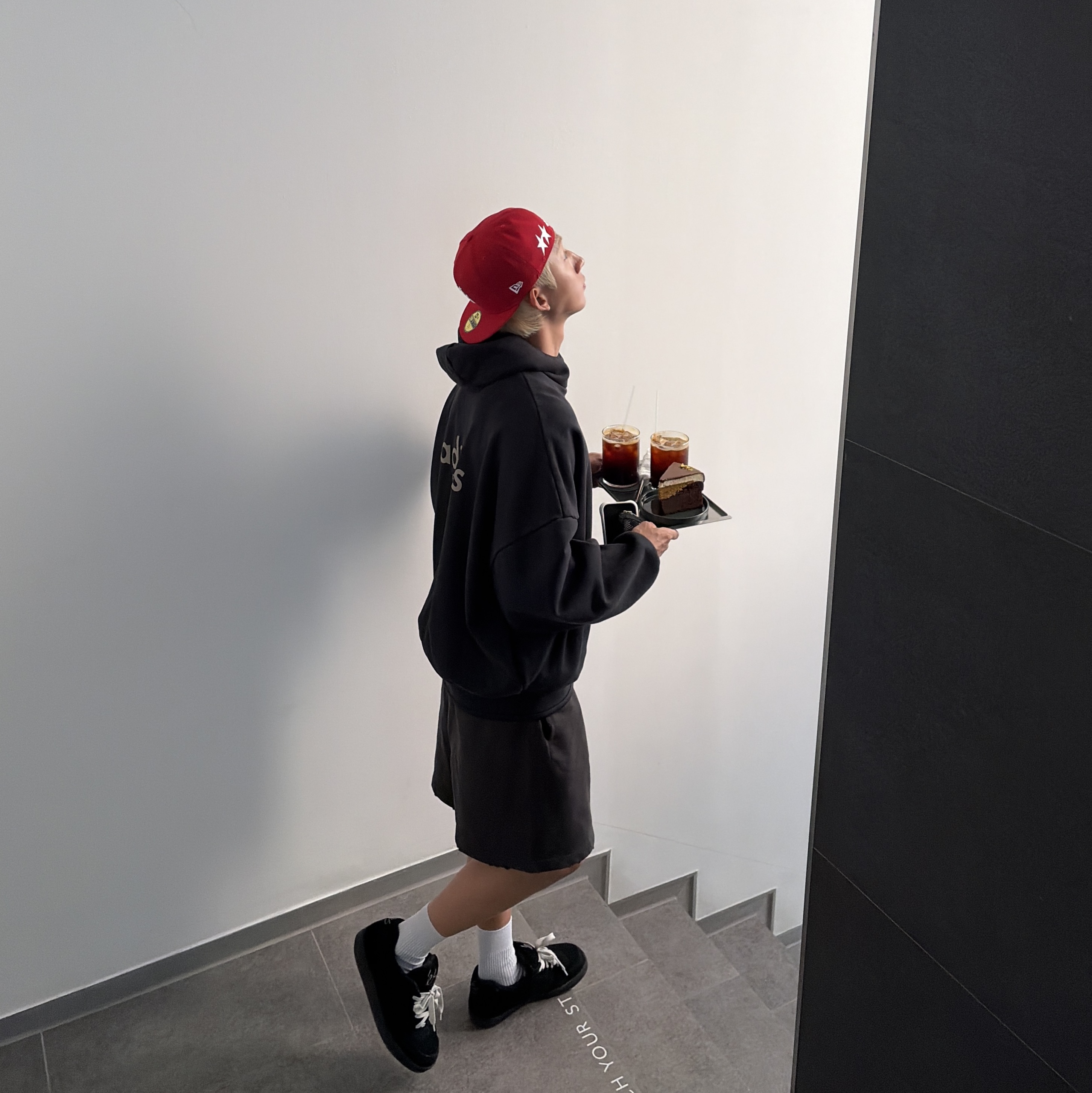 Adidas x Fear of God Athletics Heavy Fleece Hoodie Black - KR Sizing, Zara x Willy Chavarria Embroidered Jogger Bermuda Shorts Black 착용 스타일 - 2