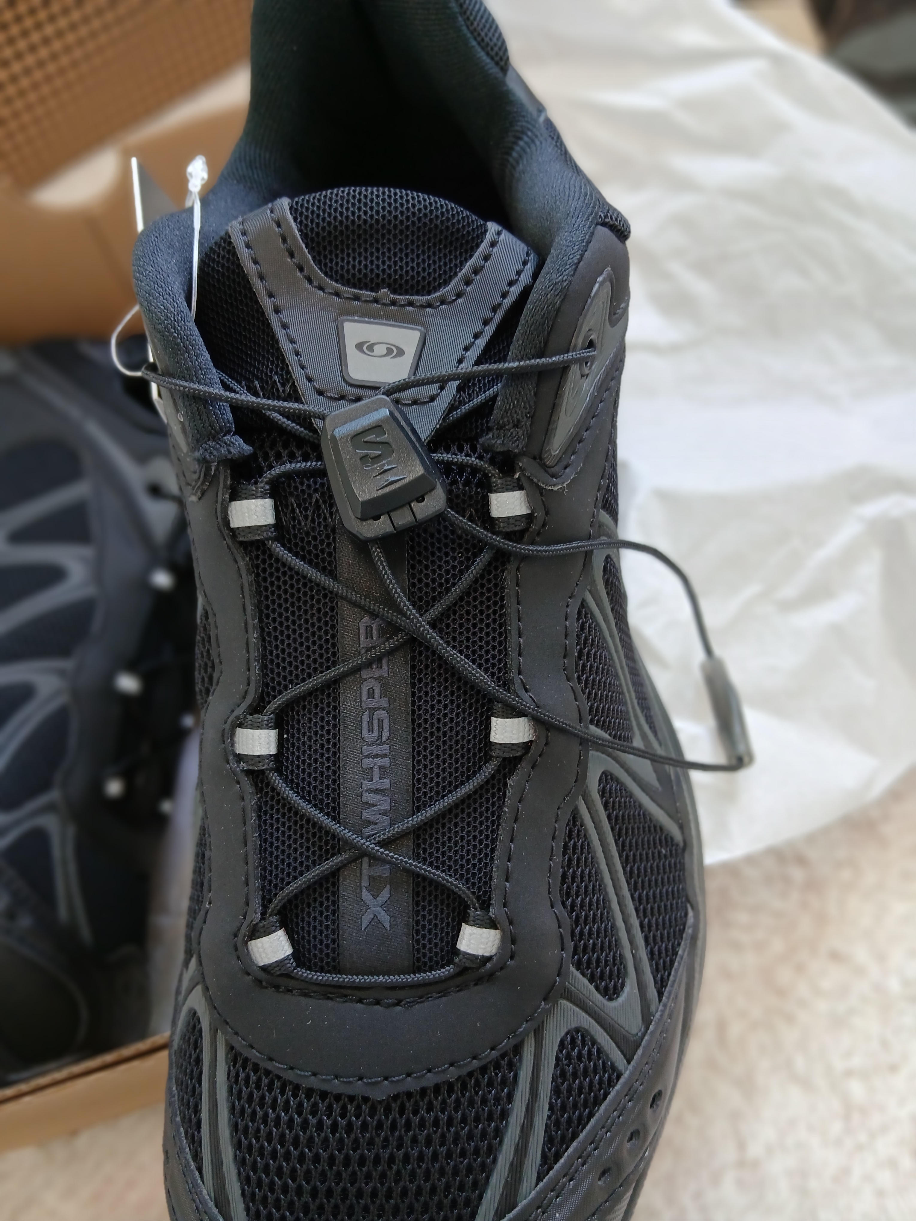 Salomon XT-Whisper Black Asphalt 착용 스타일 - 3