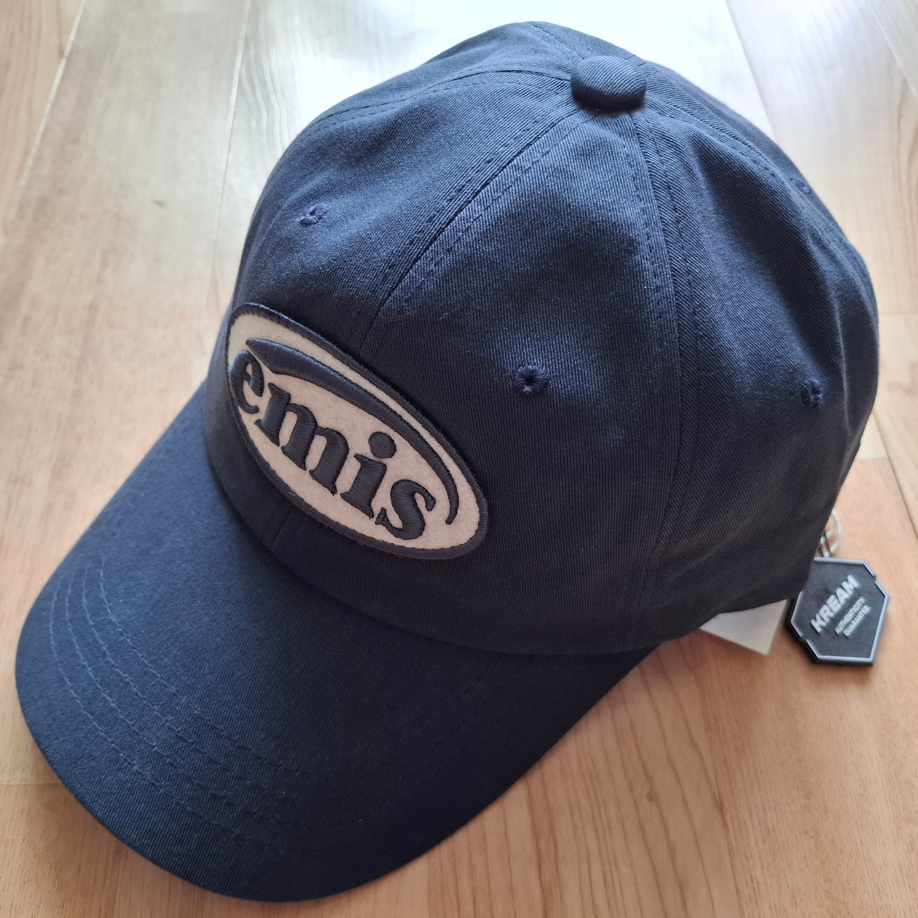 Emis Tone On Tone Wappen Ball Cap Navy 착용 스타일 - 3
