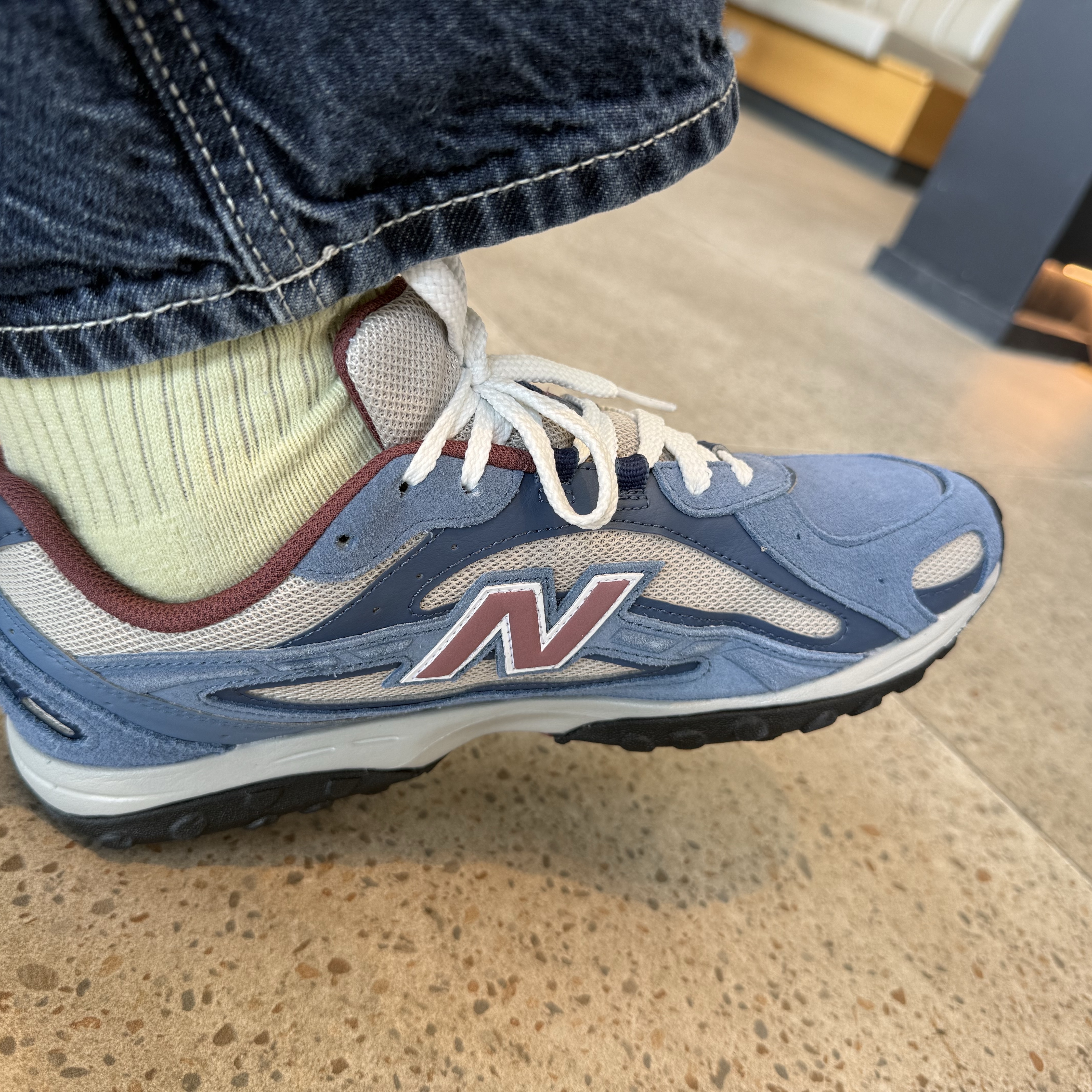 New Balance 204L Shoreline Blue Washed Burgundy 착용 스타일 - 3