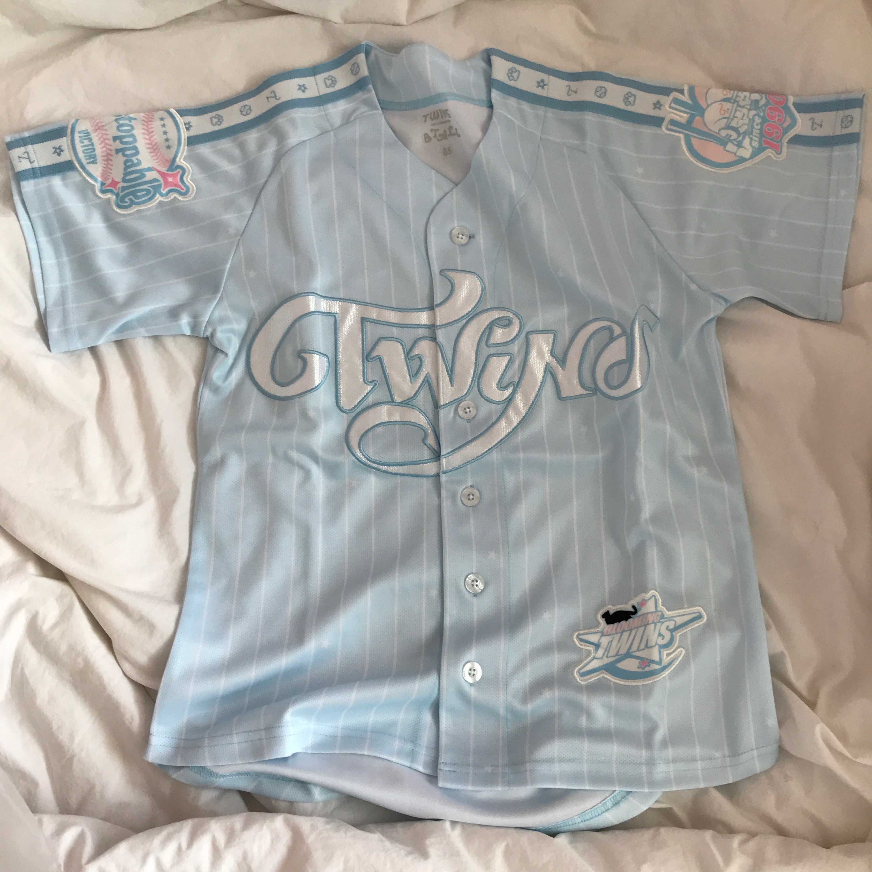 LG Twins X Bloomingtale Baseball Jersey Sky Blue 착용 스타일 - 1