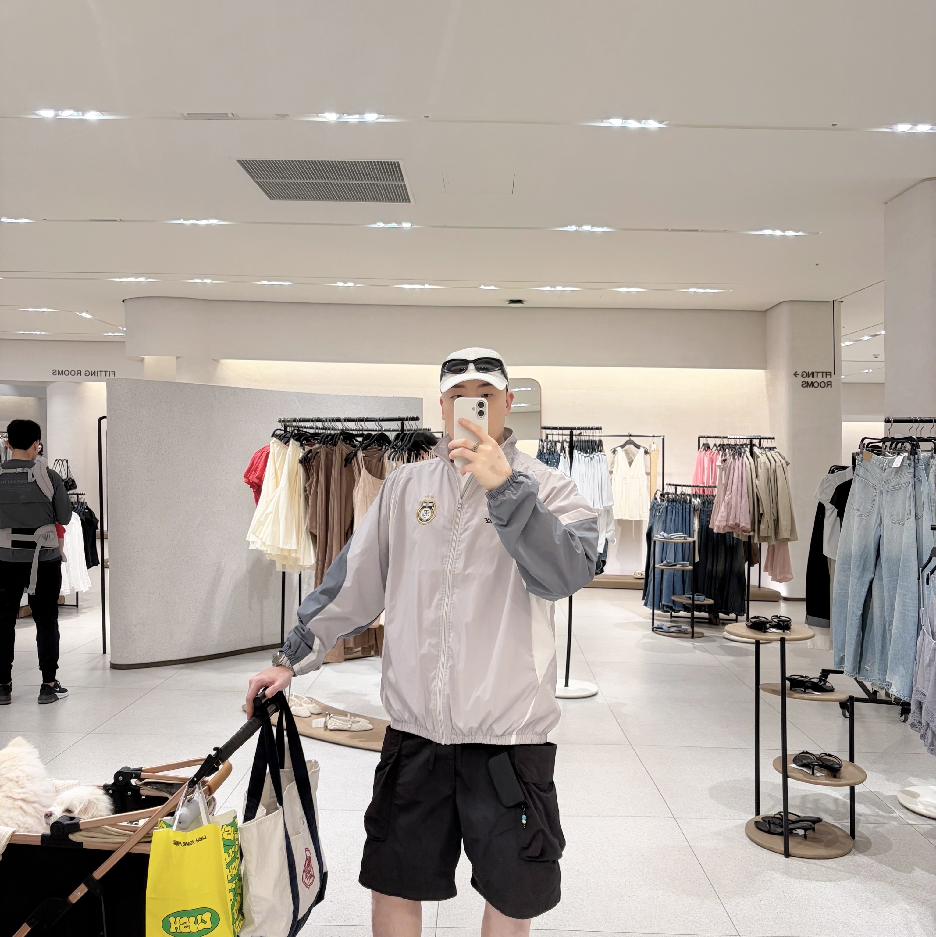 Palace Pro Shell Jacket Grey - 23FW, Balenciaga Swift Oval Sunglasses Black 착용 스타일