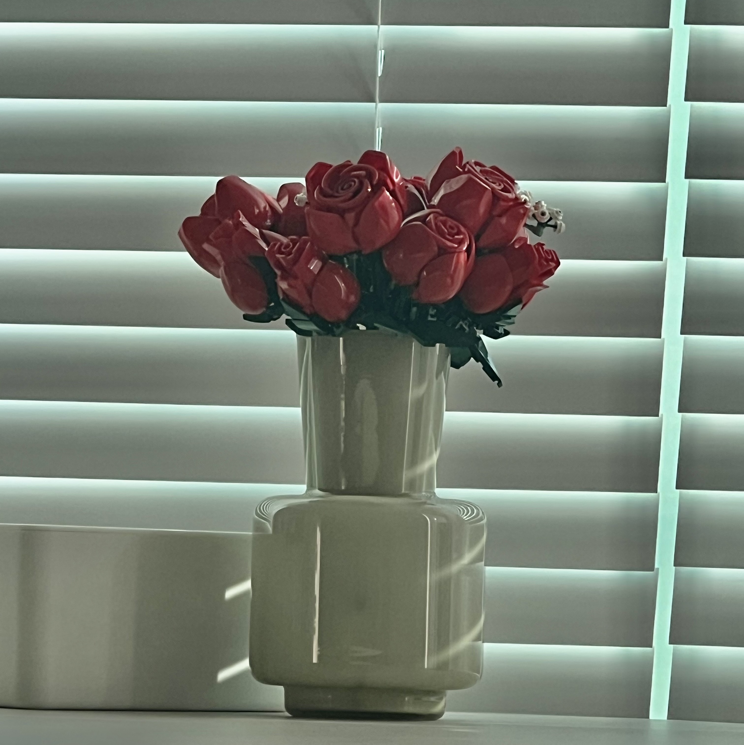 Lego Bouquet of Roses 착용 스타일